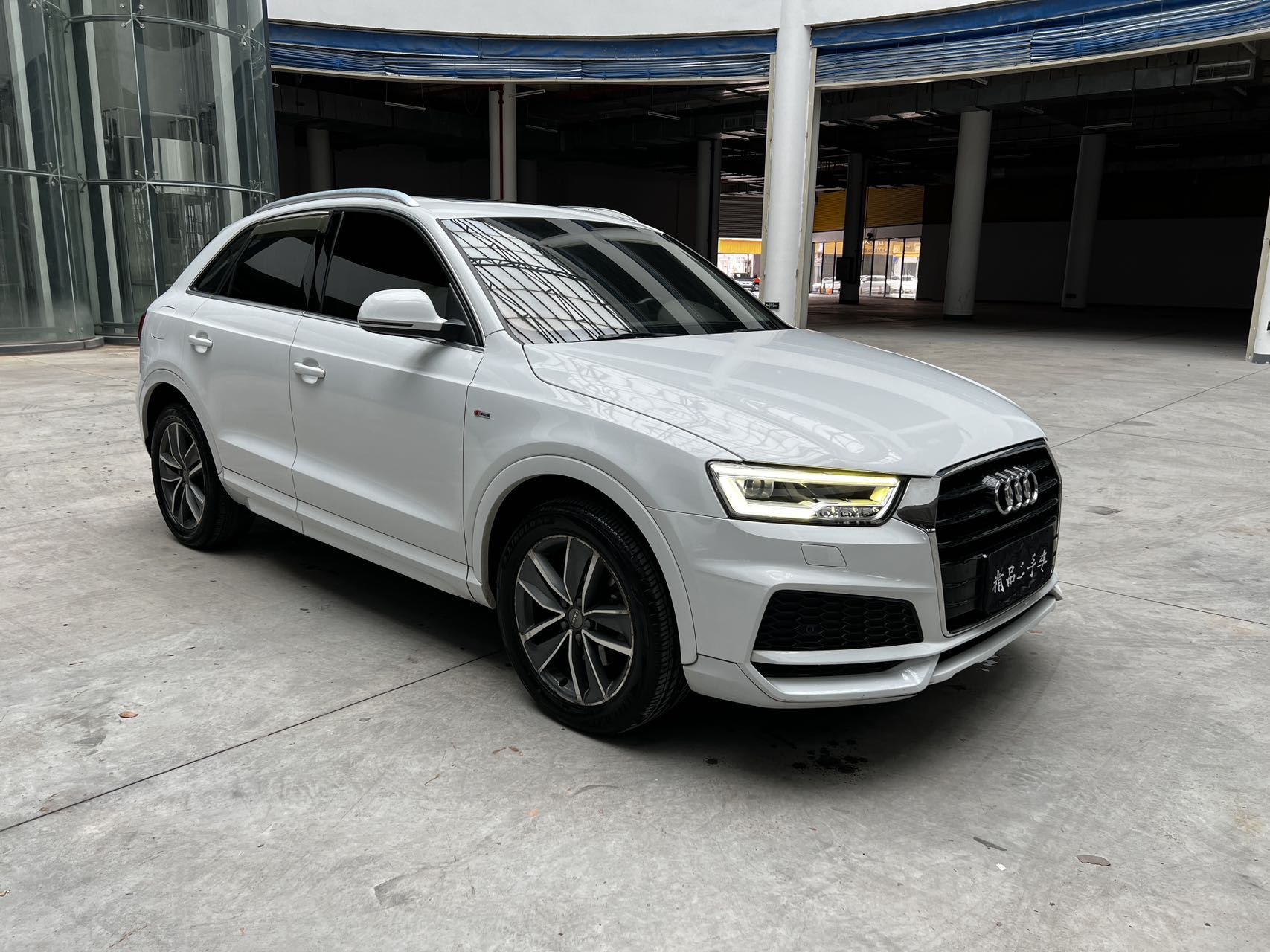 Audi Q3 2019 car image #5