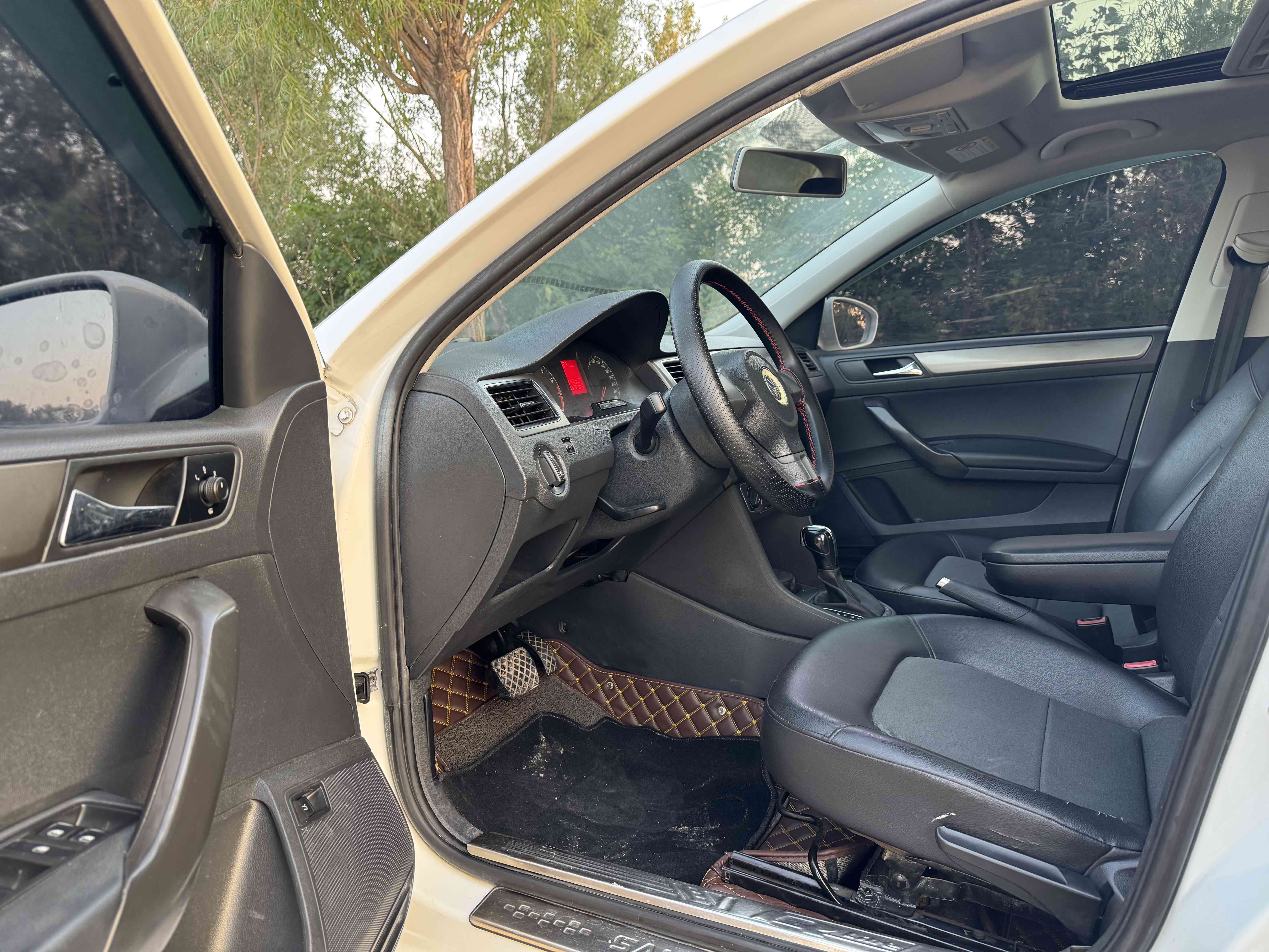 Volkswagen Santana 2015 car image #8