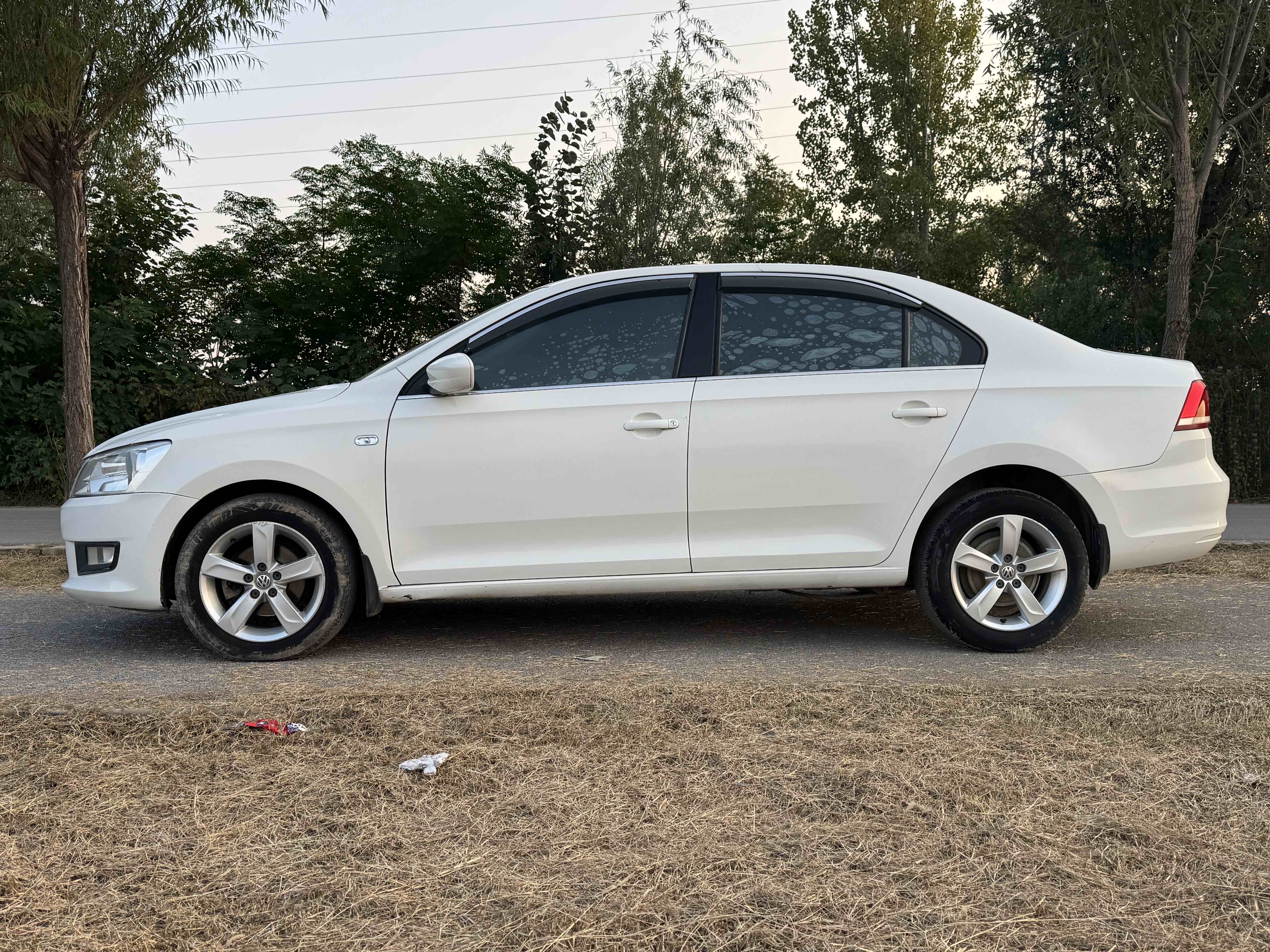 Volkswagen Santana 2015 car image #5