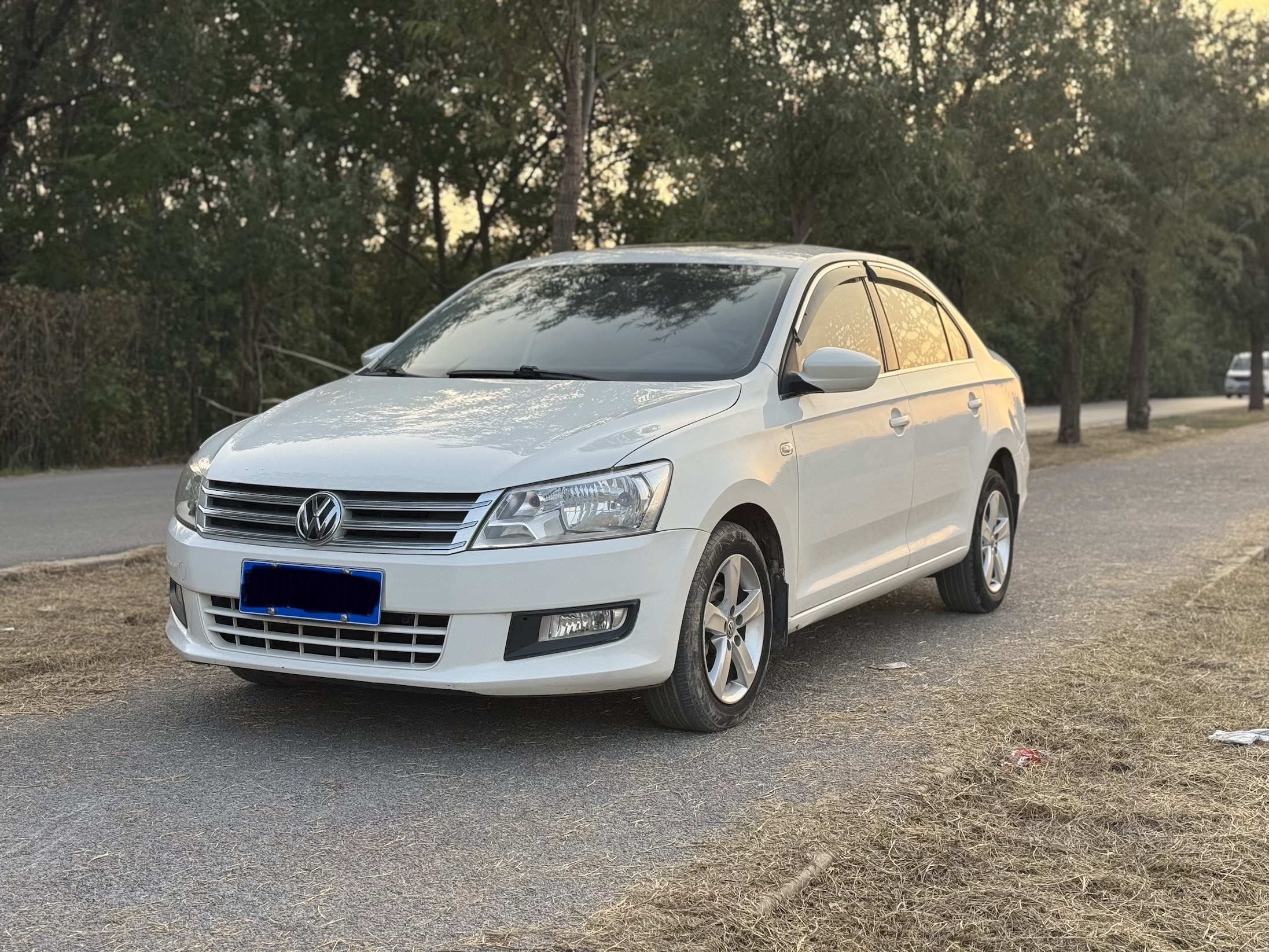 Volkswagen Santana 2015 car image 
