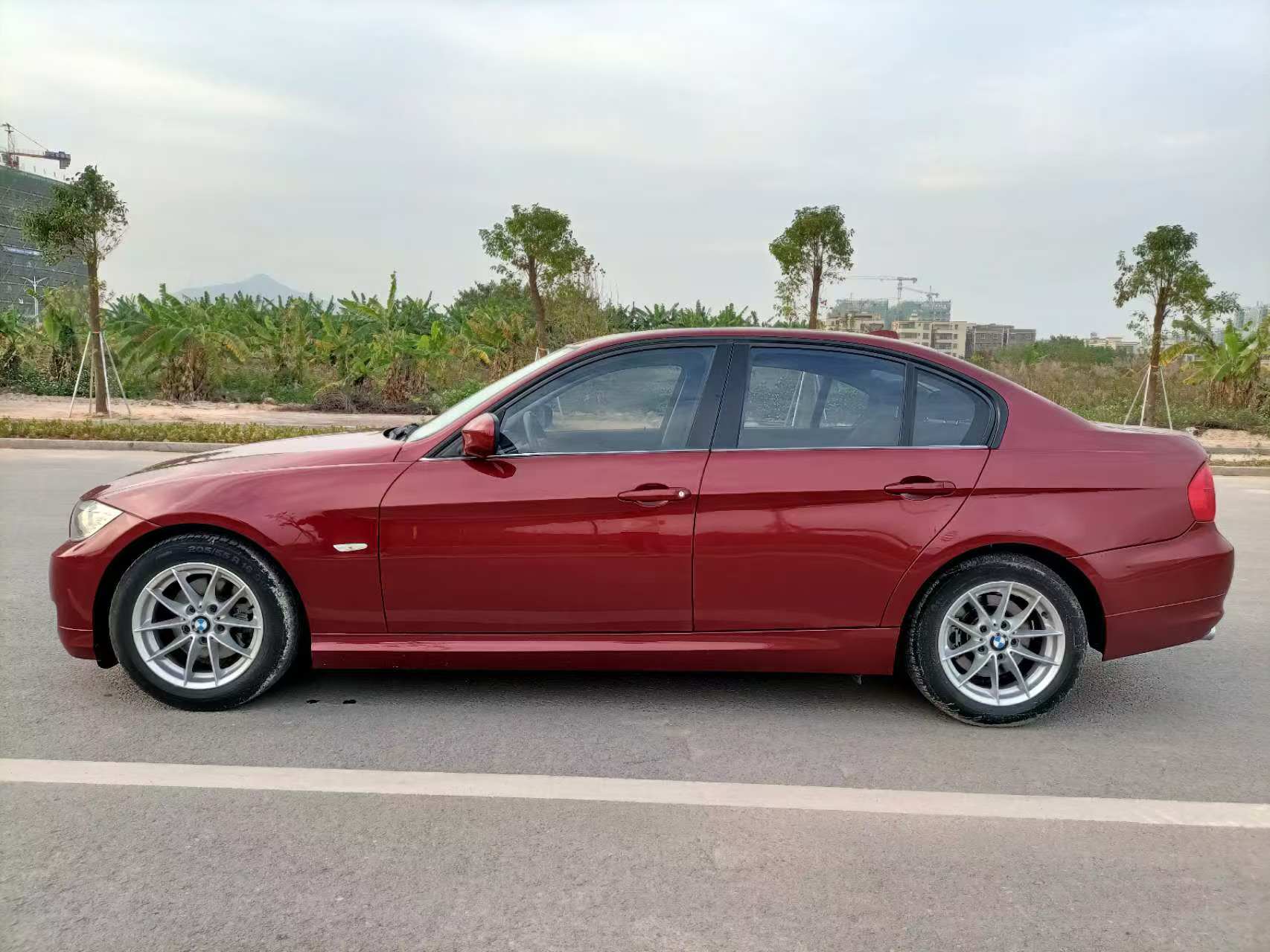 BMW 3 Series (Imported) 2011 car image #6