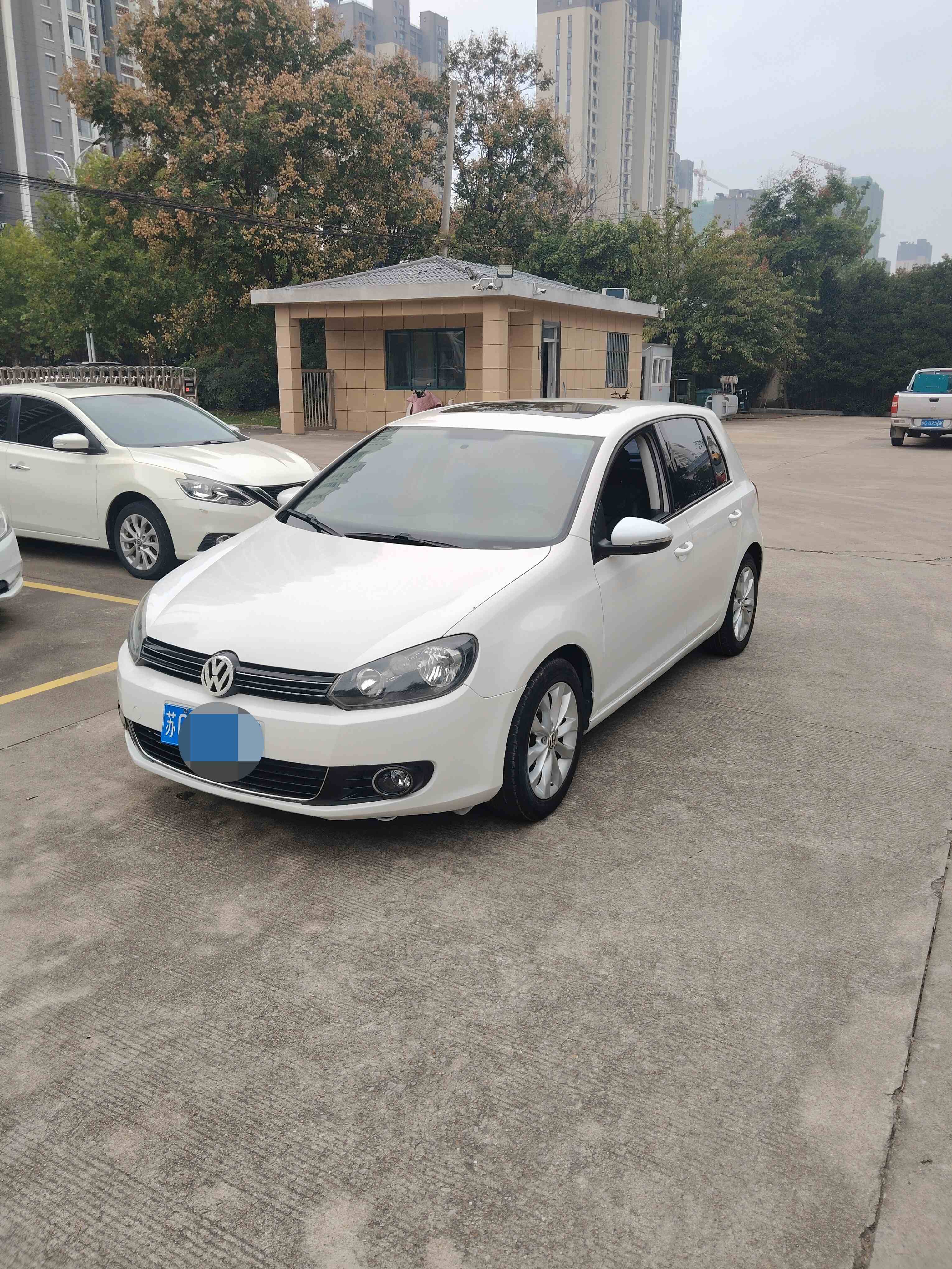 Volkswagen Golf 2014 car image #2
