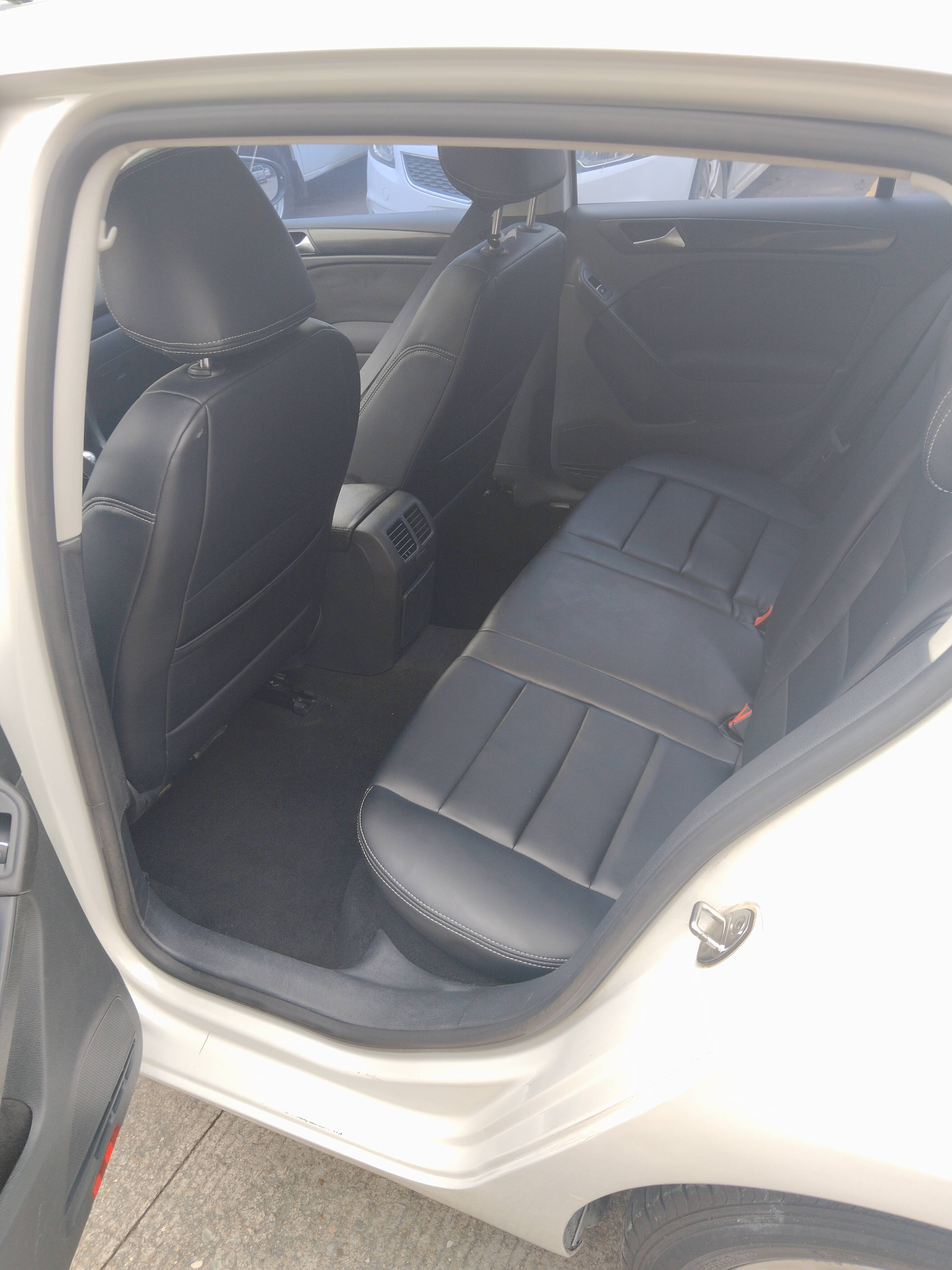 Volkswagen Golf 2014 car image #8