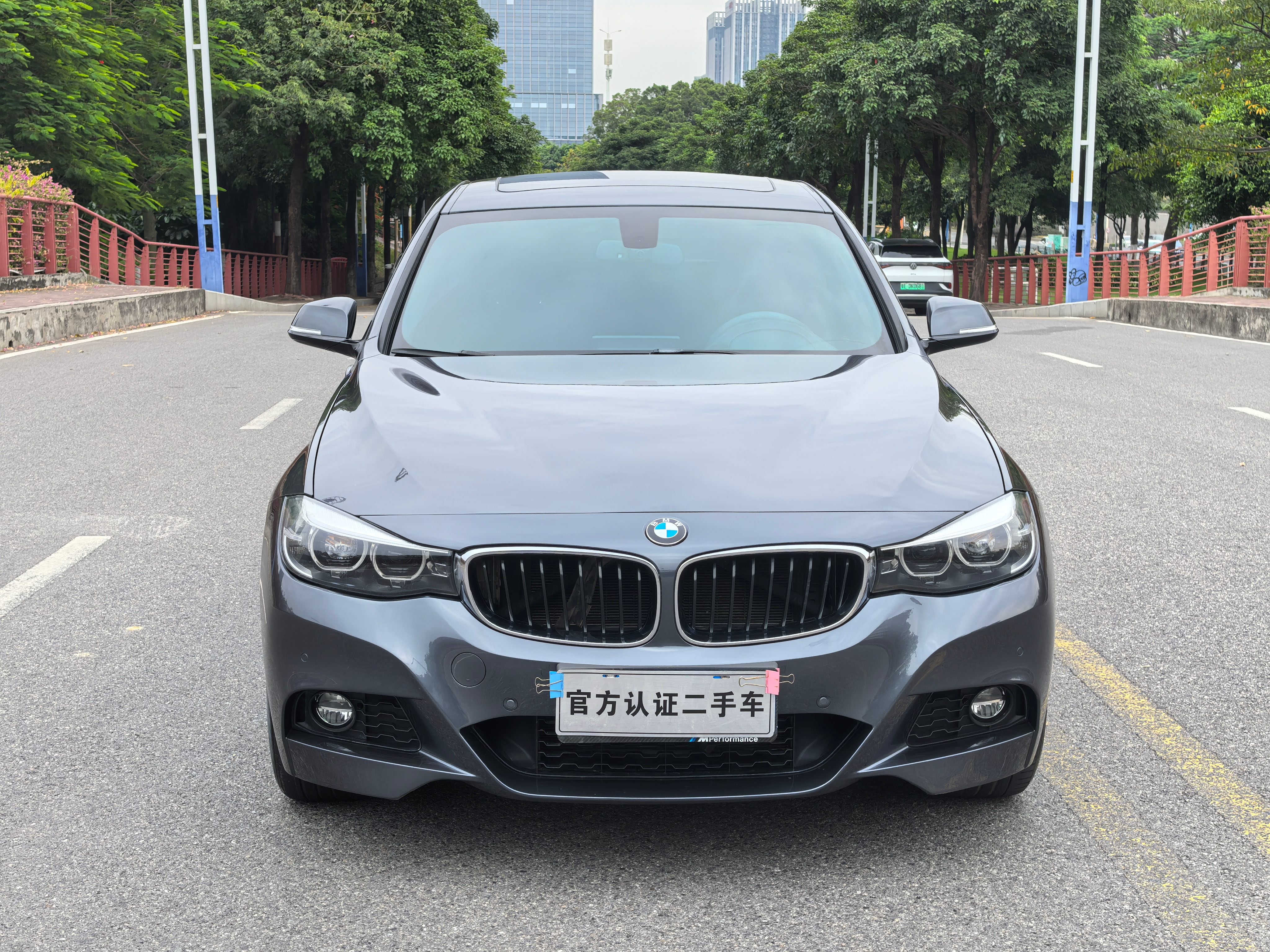 BMW 3 Series GT 2019 #4 BMW 3 Series GT 2019 car image #4
