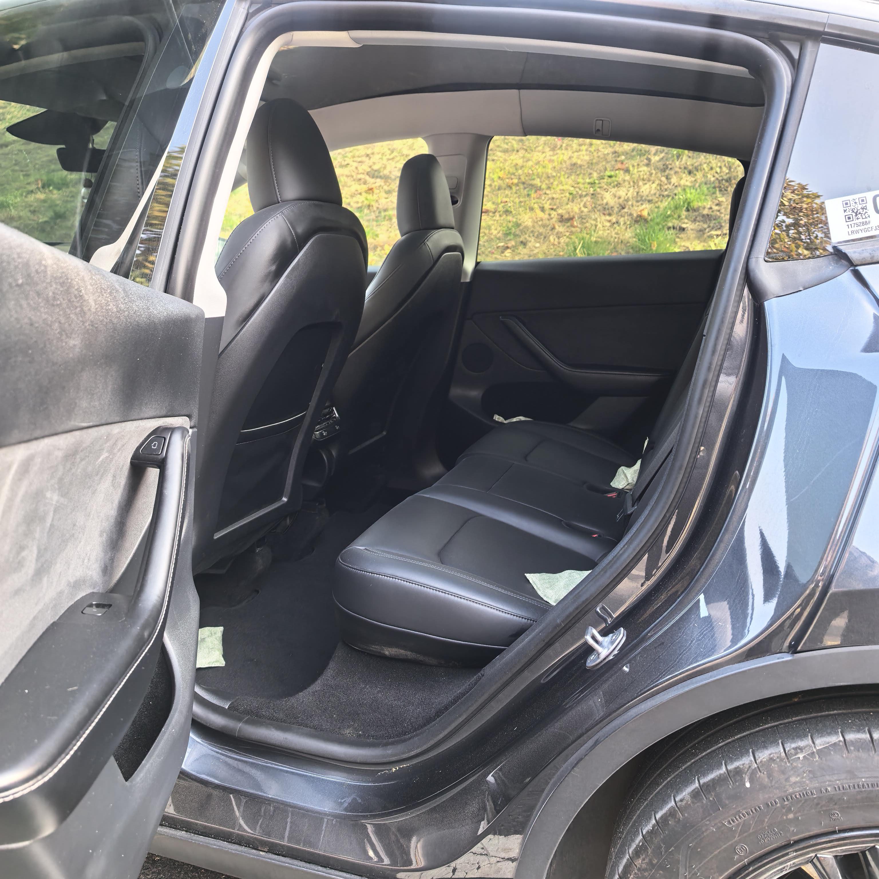 Tesla Model Y 2024 immagine di auto #10