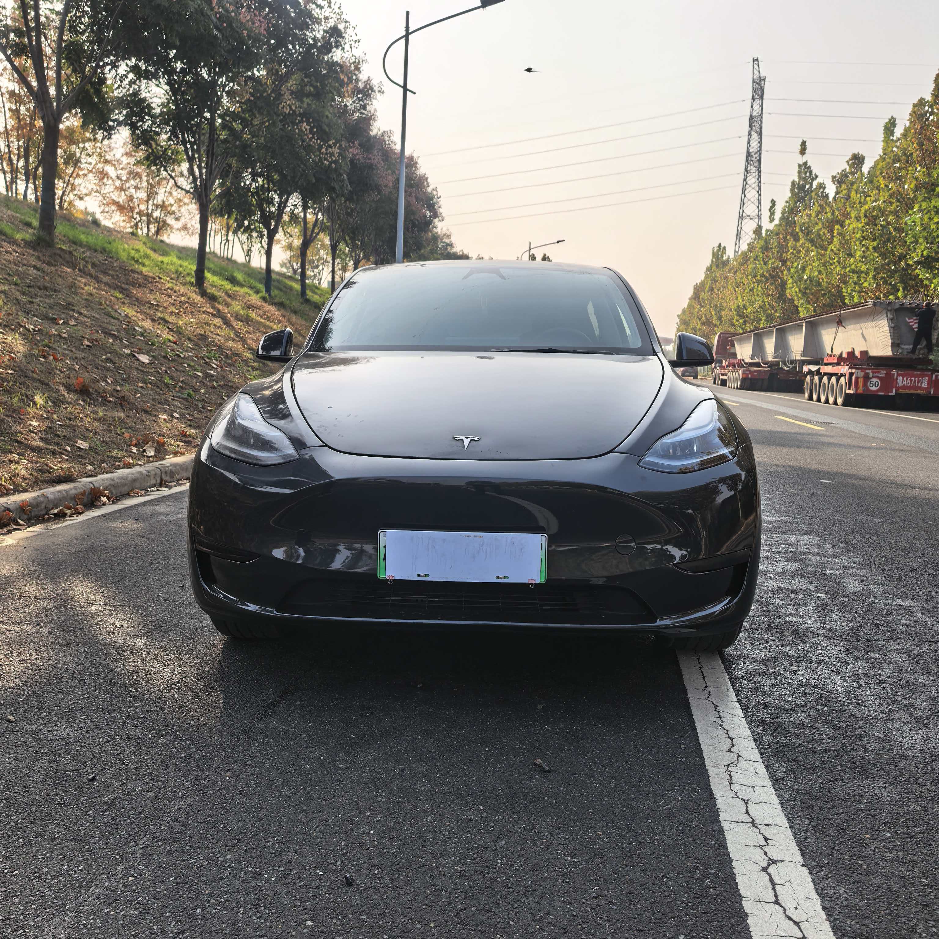 Tesla Model Y 2024 immagine di auto #4