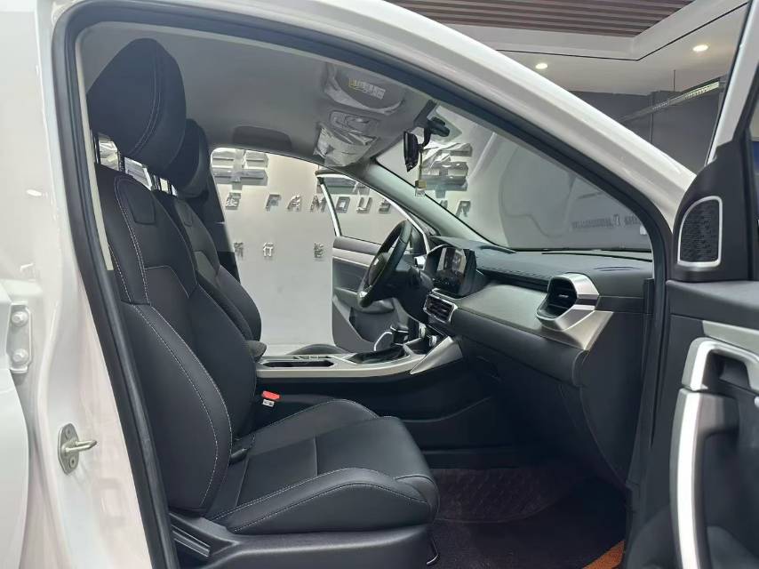 GEELY Coolray 2024 car image #10