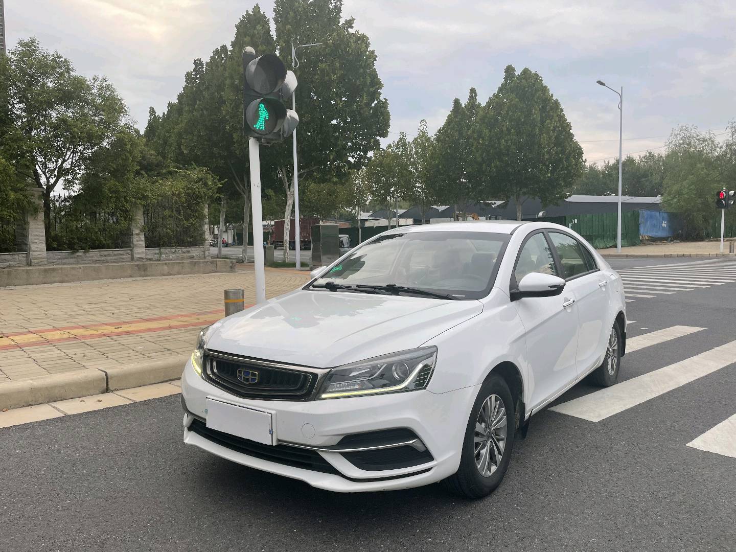 GEELY Emgrand 2018 #2 GEELY Emgrand 2018 car image #2