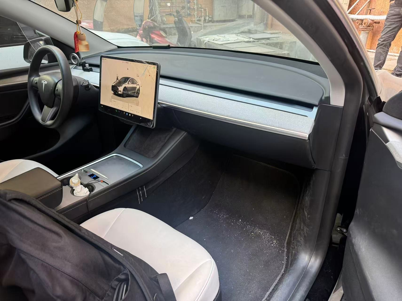 Tesla Model Y 2024 car image #8