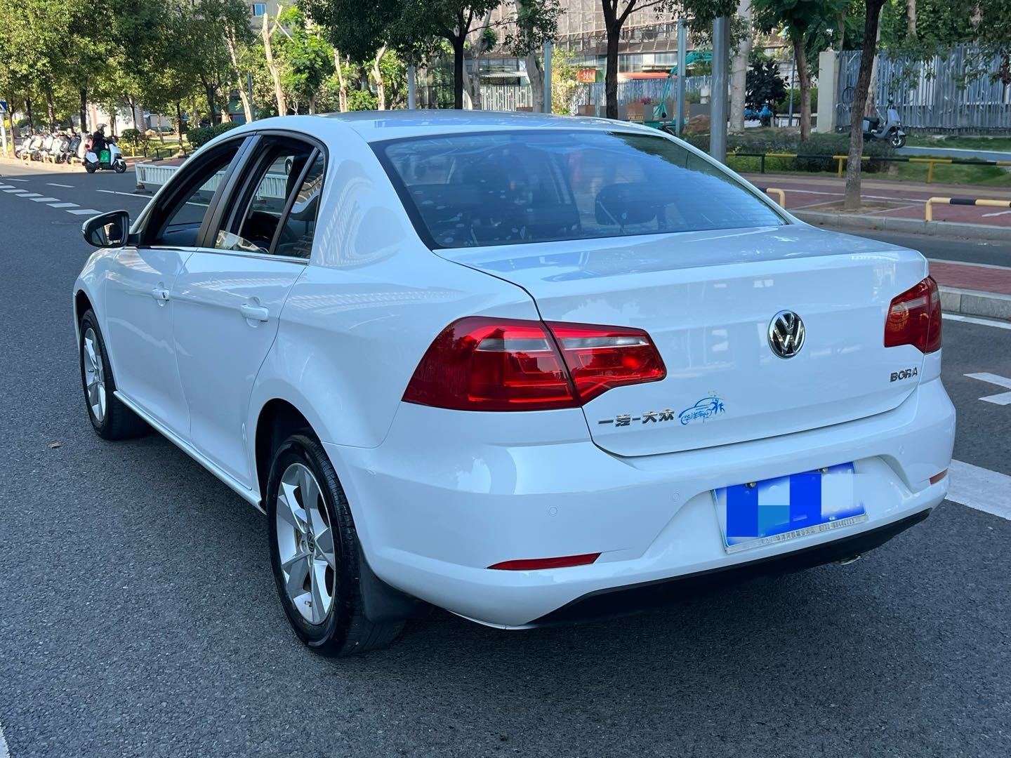 Volkswagen Bora 2014 car image #7