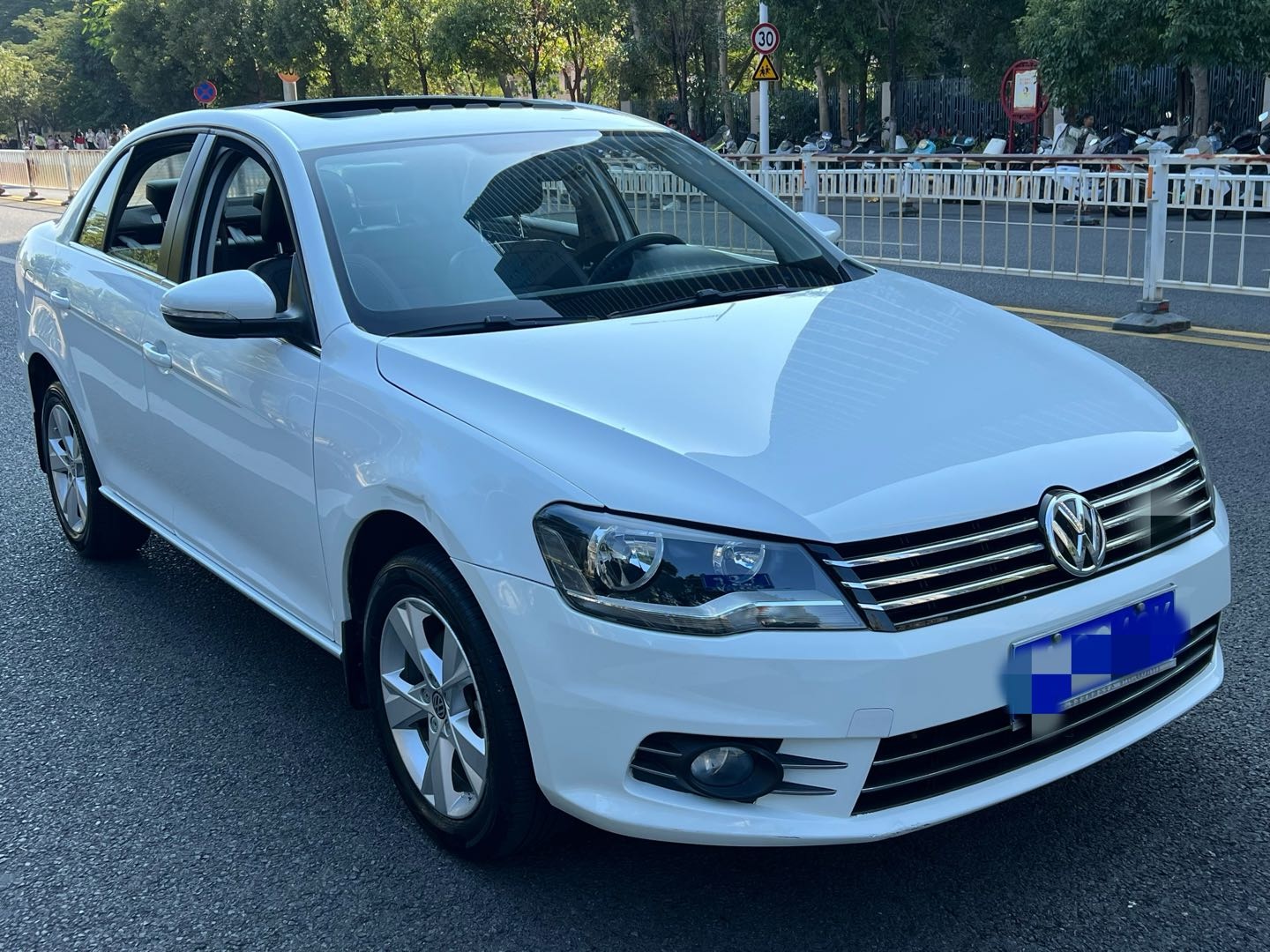 Volkswagen Bora 2014 car image #5