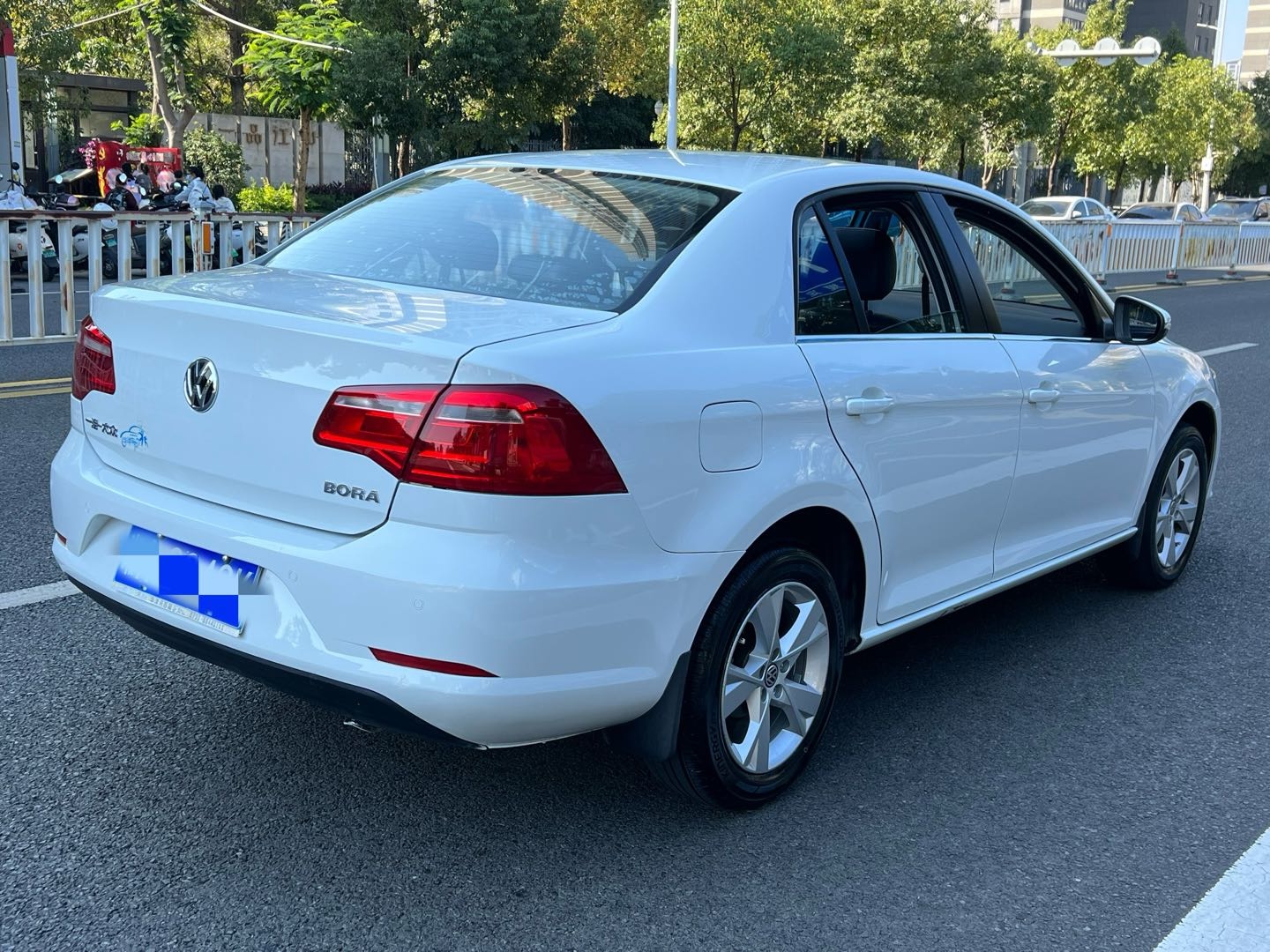 Volkswagen Bora 2014 car image #6