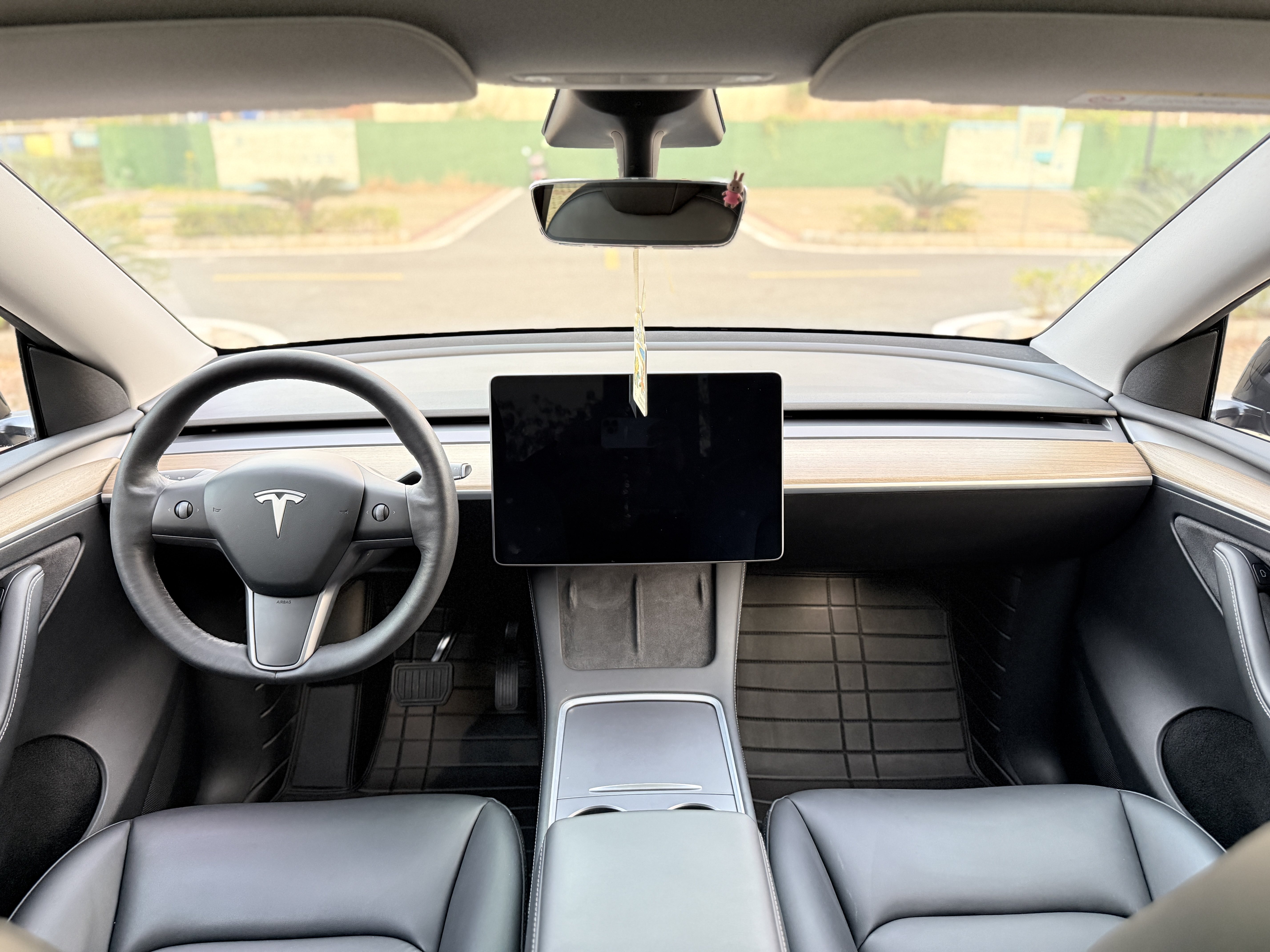 Tesla Model Y 2021 #7 Tesla Model Y 2021 car image #7