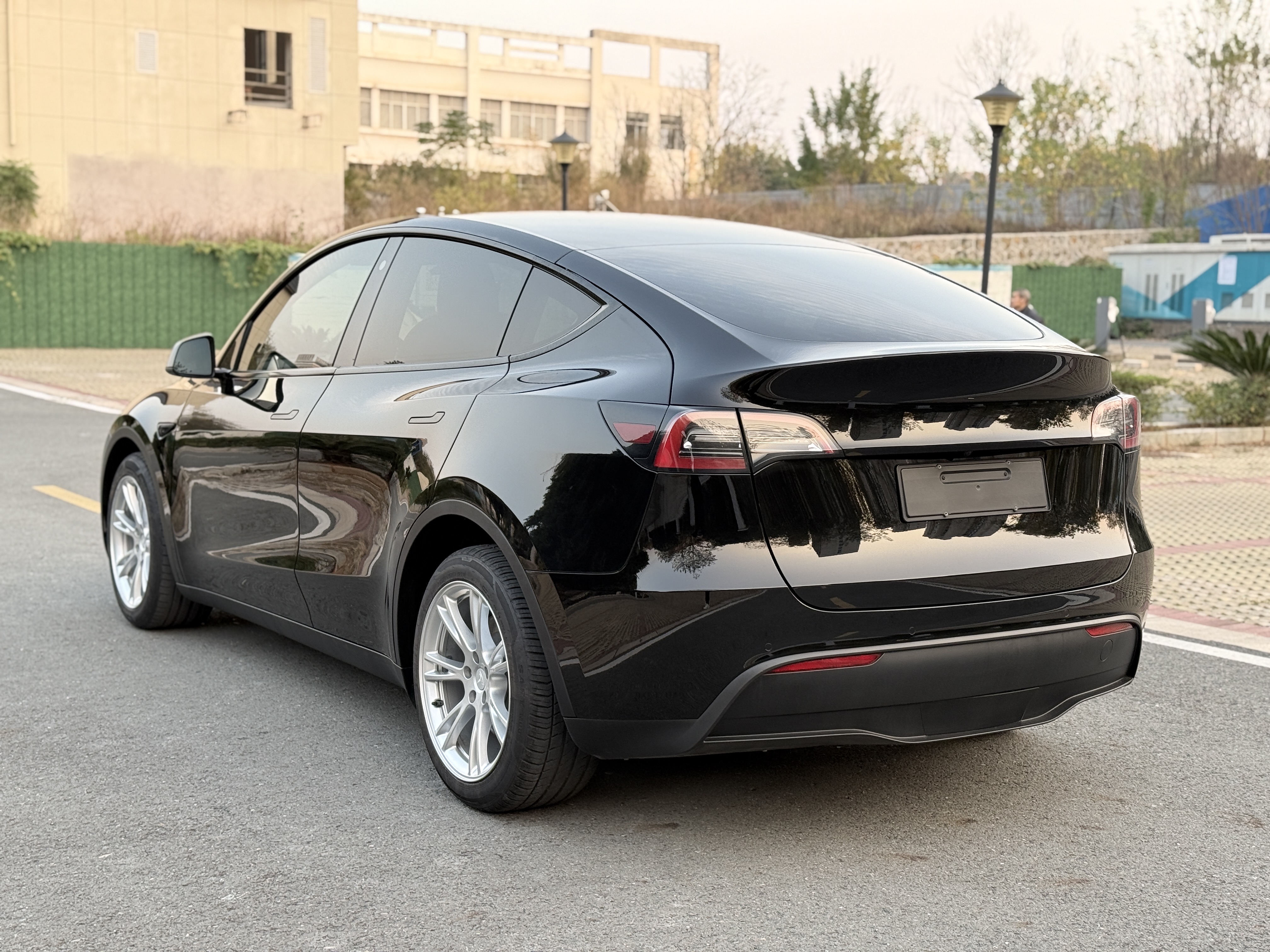 Tesla Model Y 2021 #9 Tesla Model Y 2021 car image #9