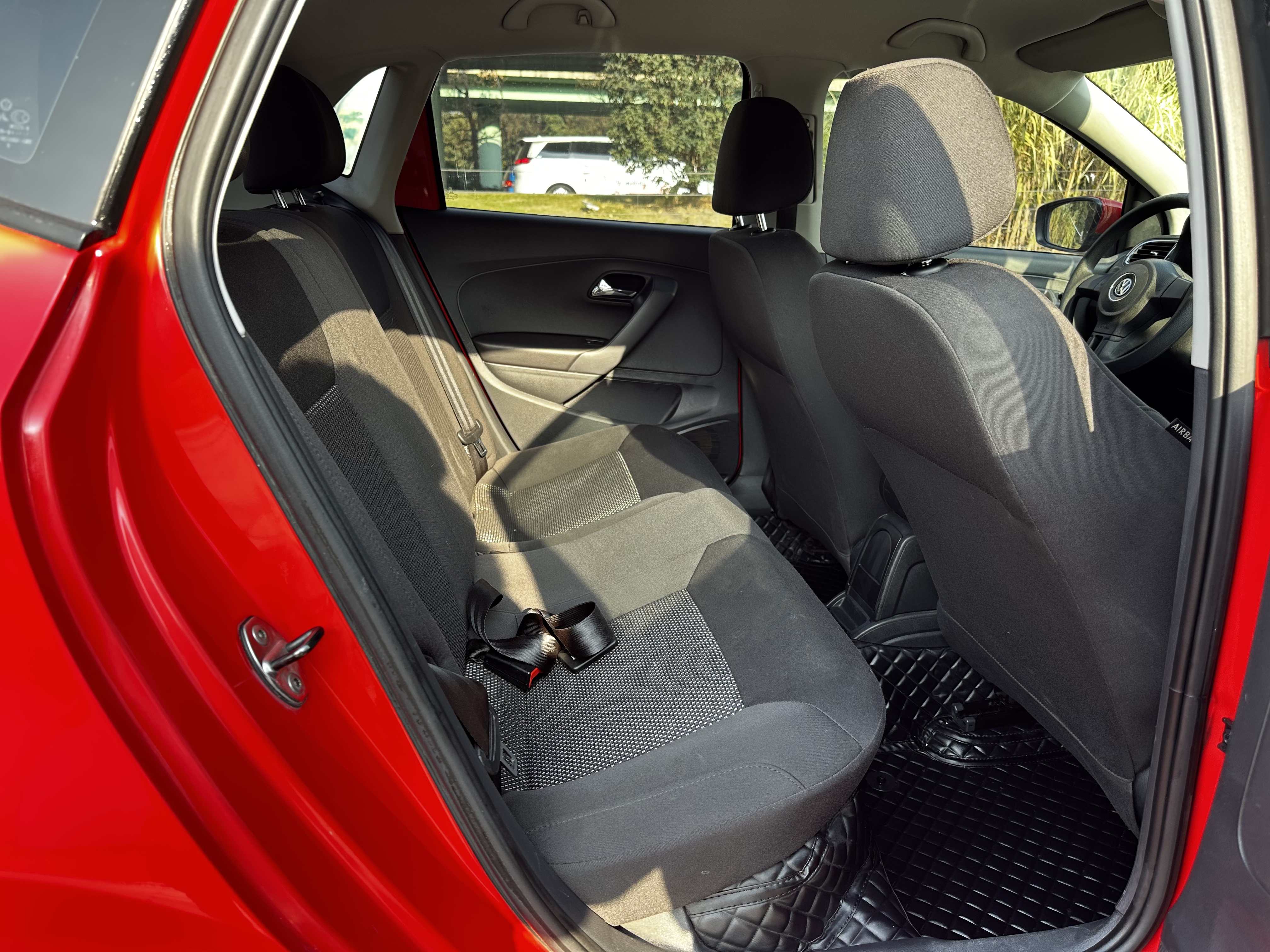 Volkswagen Polo 2013 car image #6