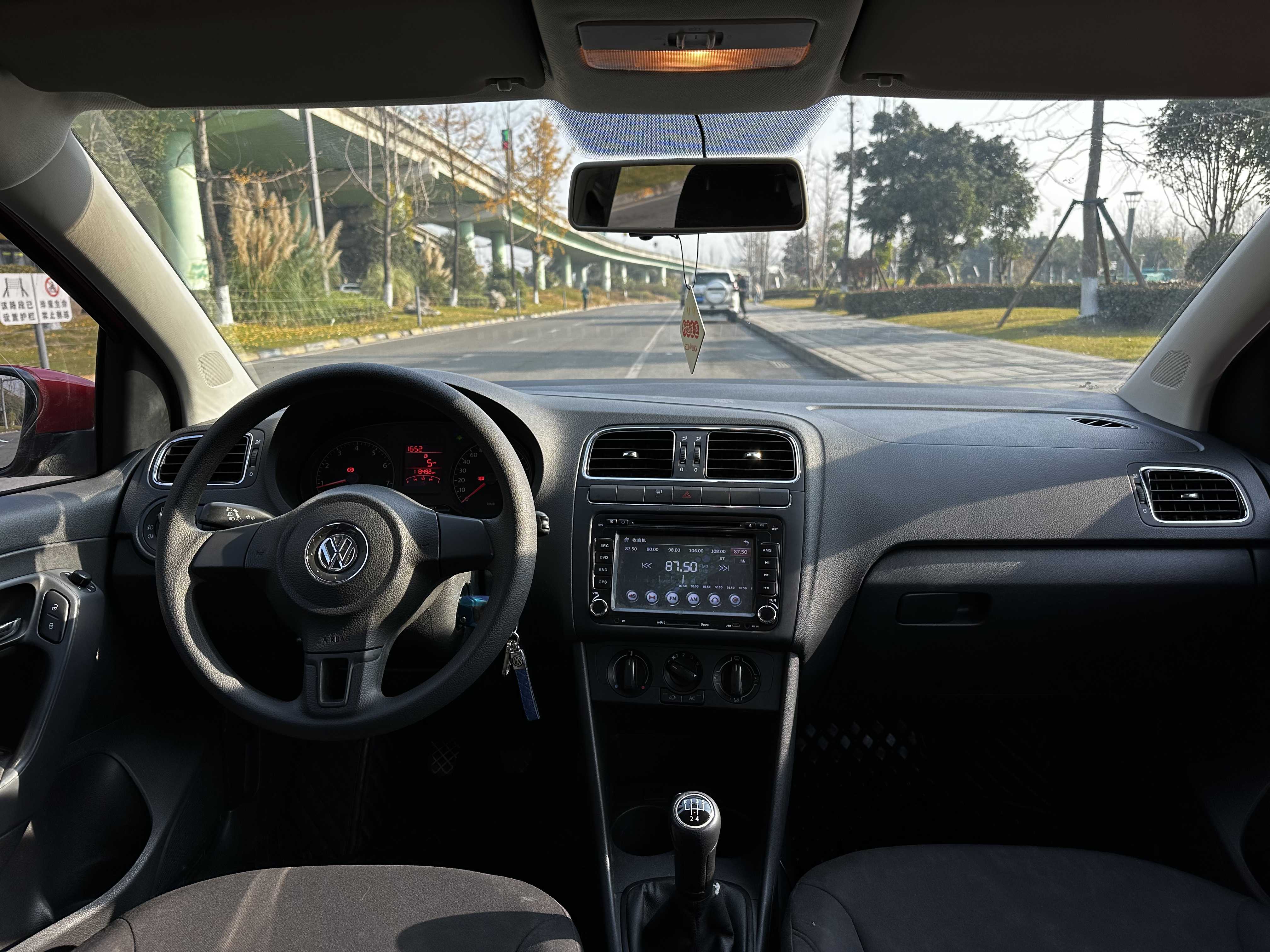 Volkswagen Polo 2013 car image #7