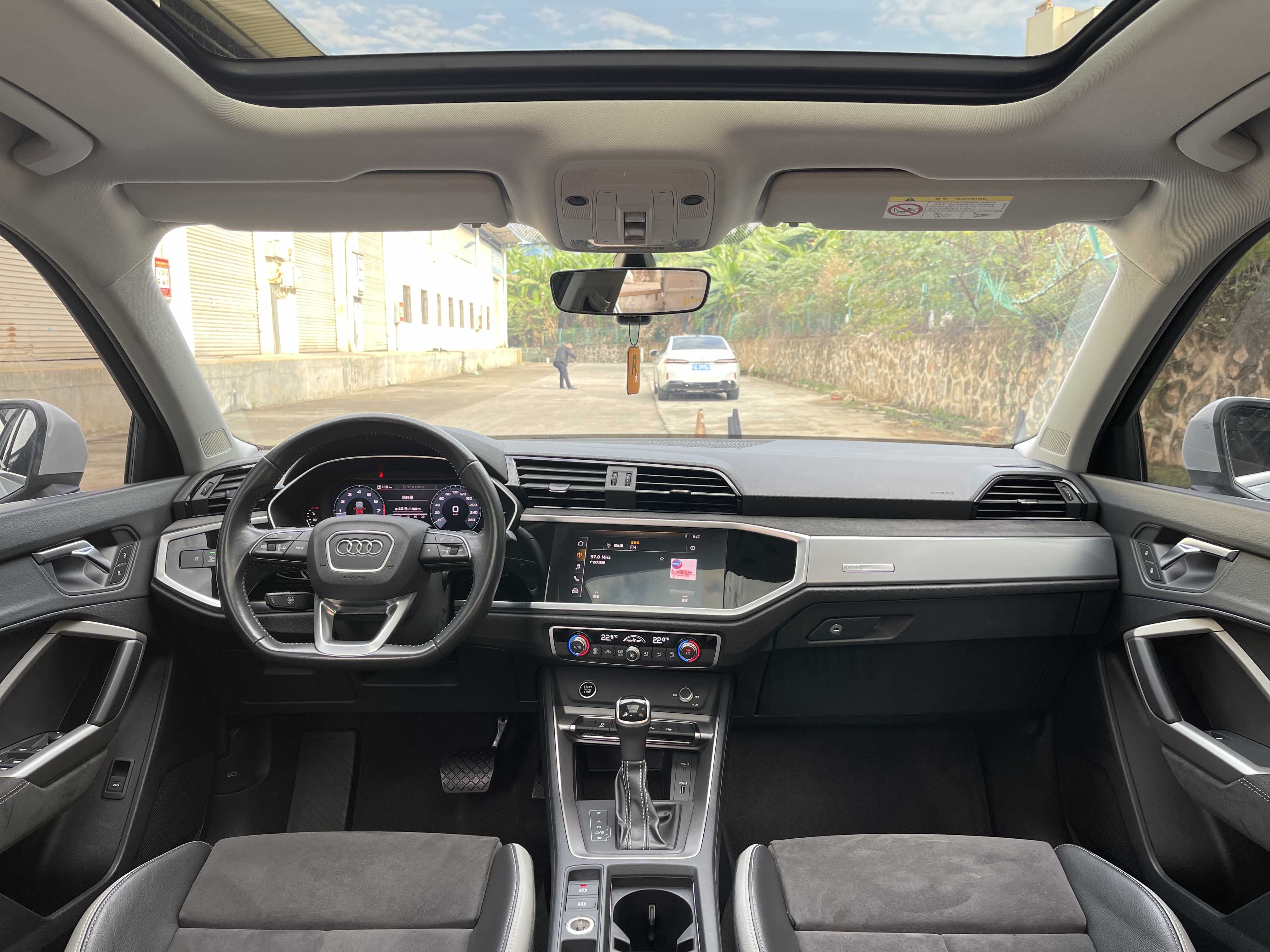 Audi Q3 2021 car image #8