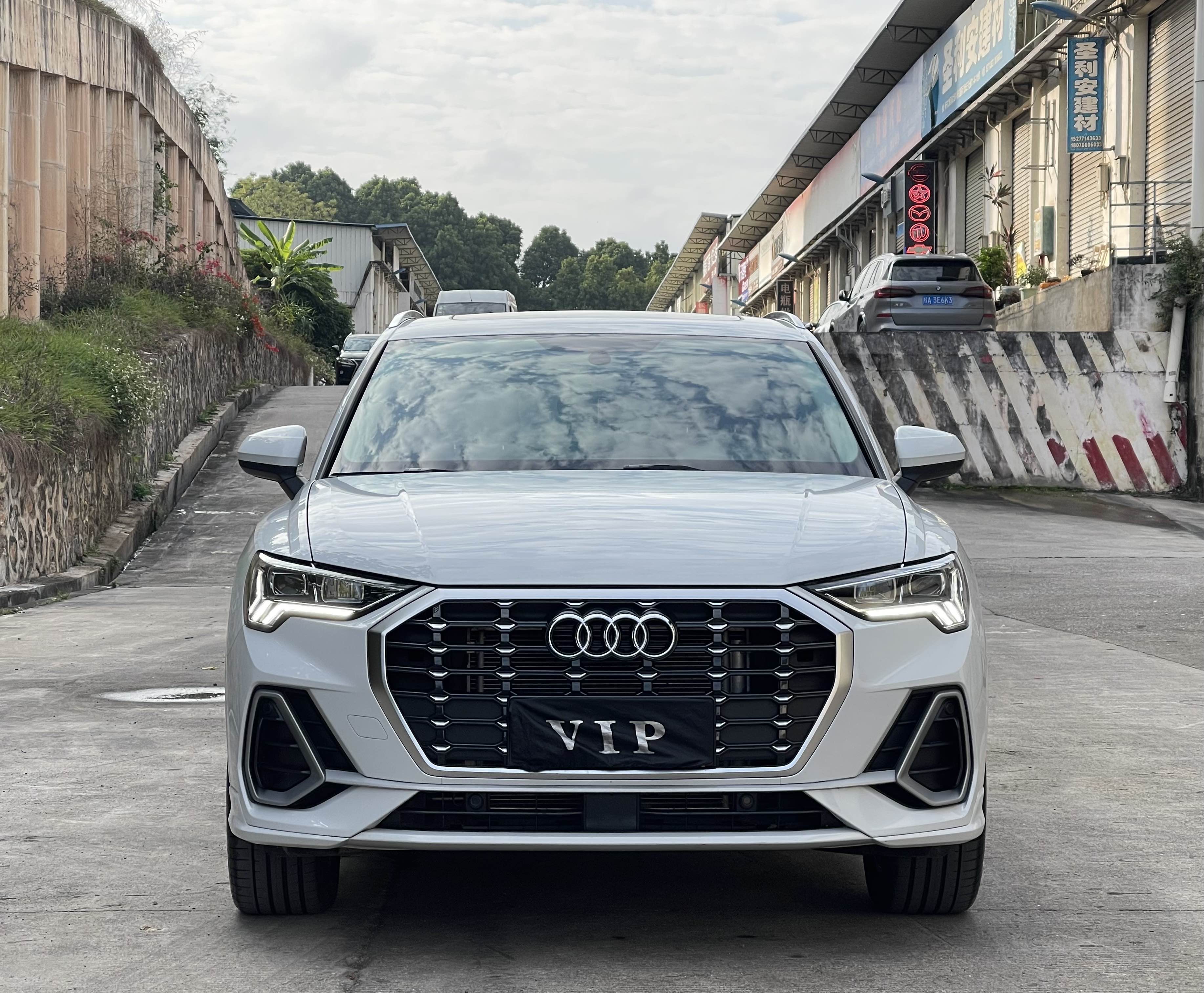 Audi Q3 2021 car image #4