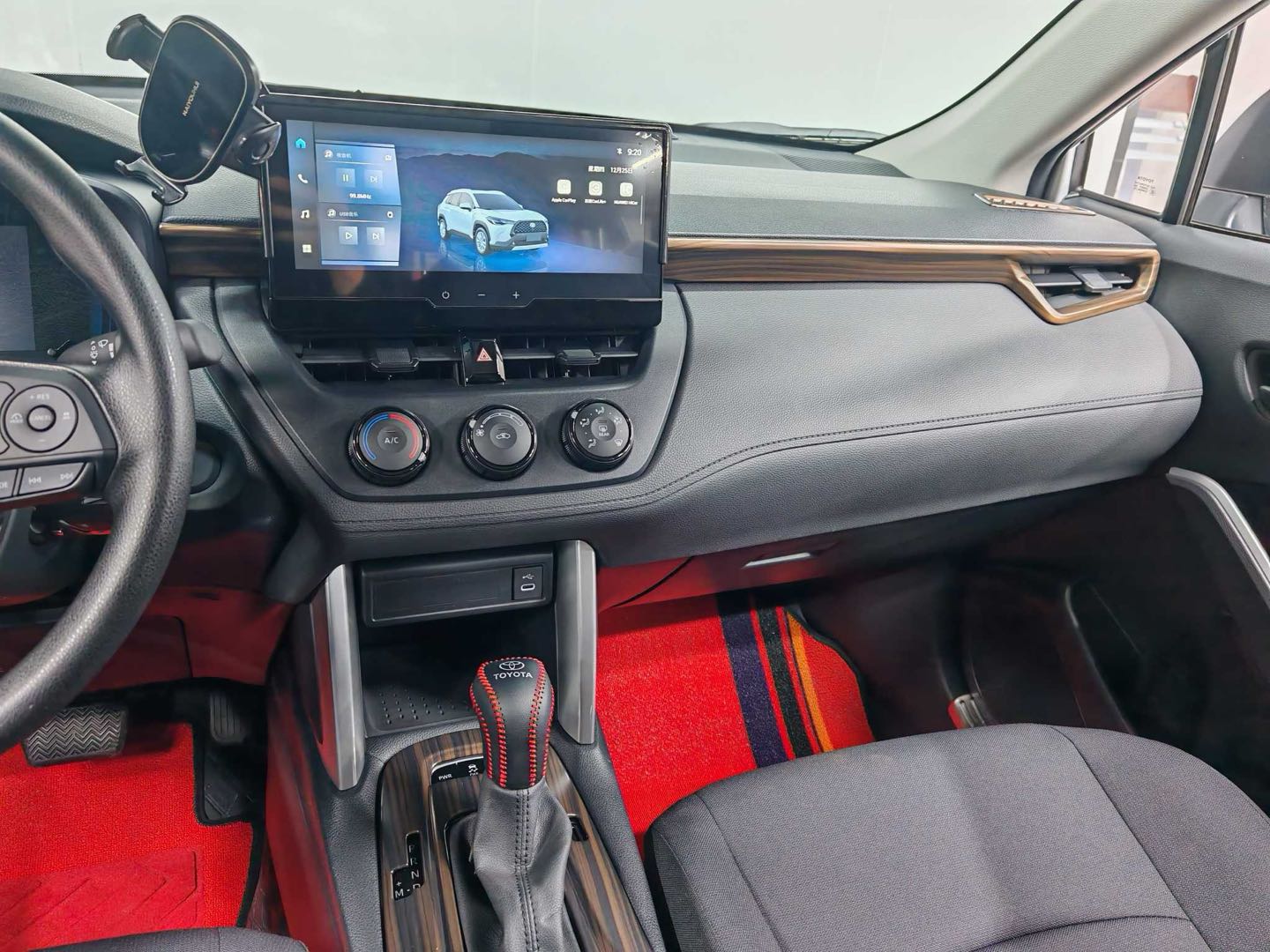 Toyota Corolla Cross 2024 car image #14