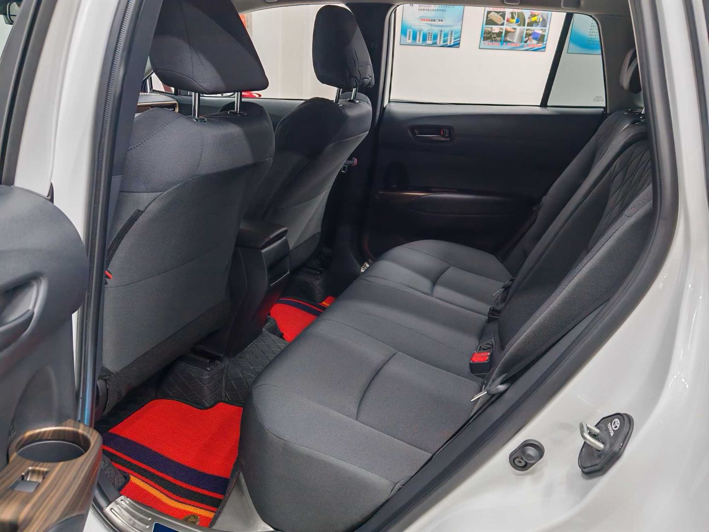Toyota Corolla Cross 2024 car image #11