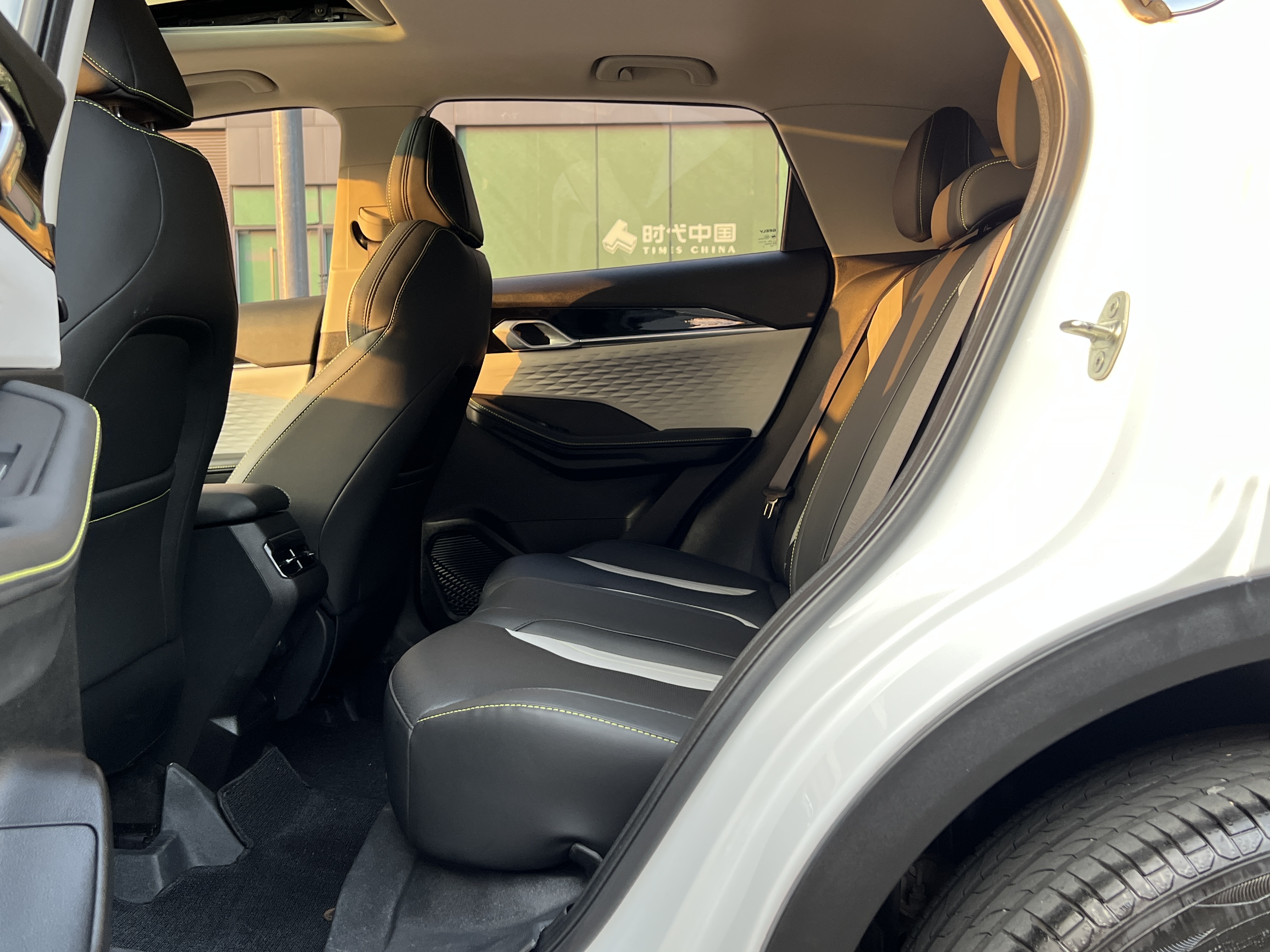 GEELY Coolray 2023 car image #14