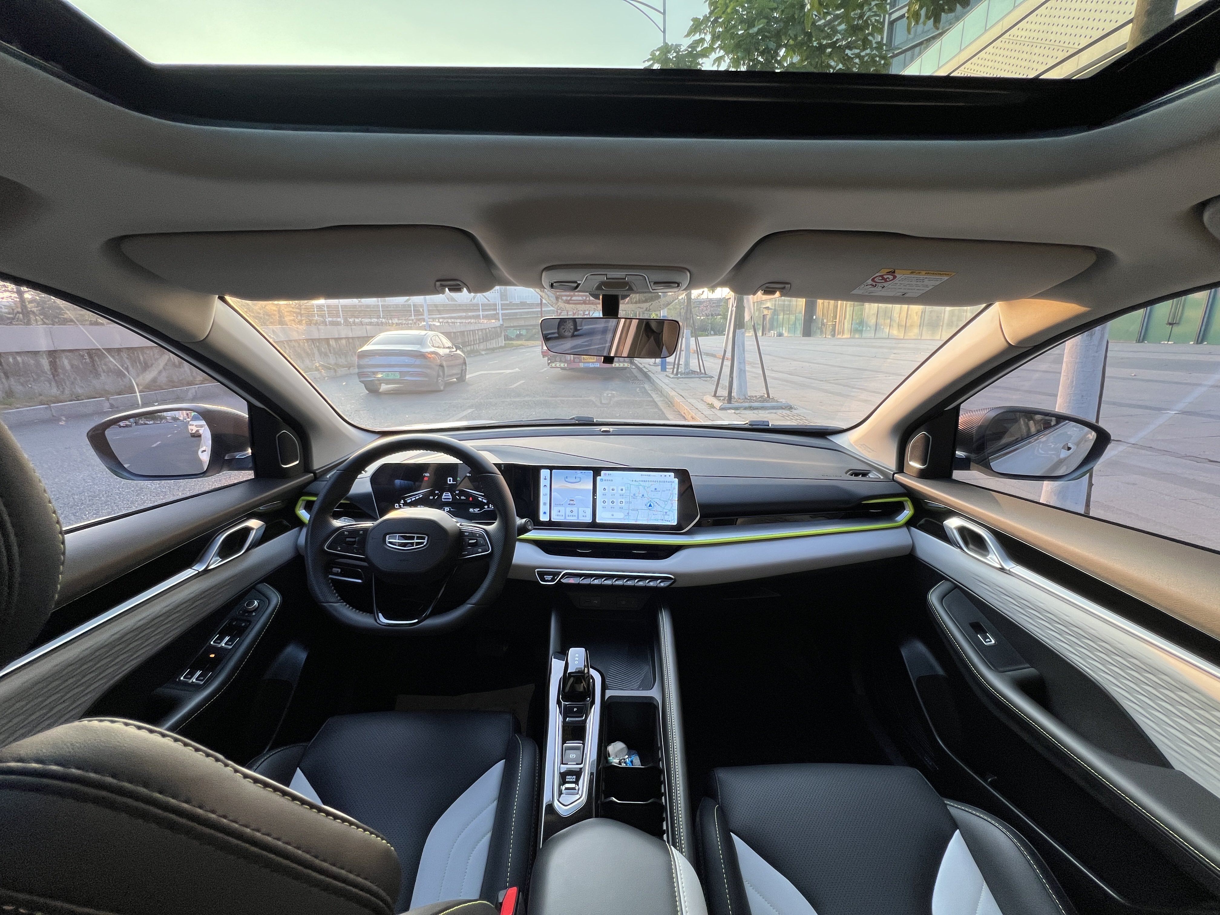GEELY Coolray 2023 car image #8