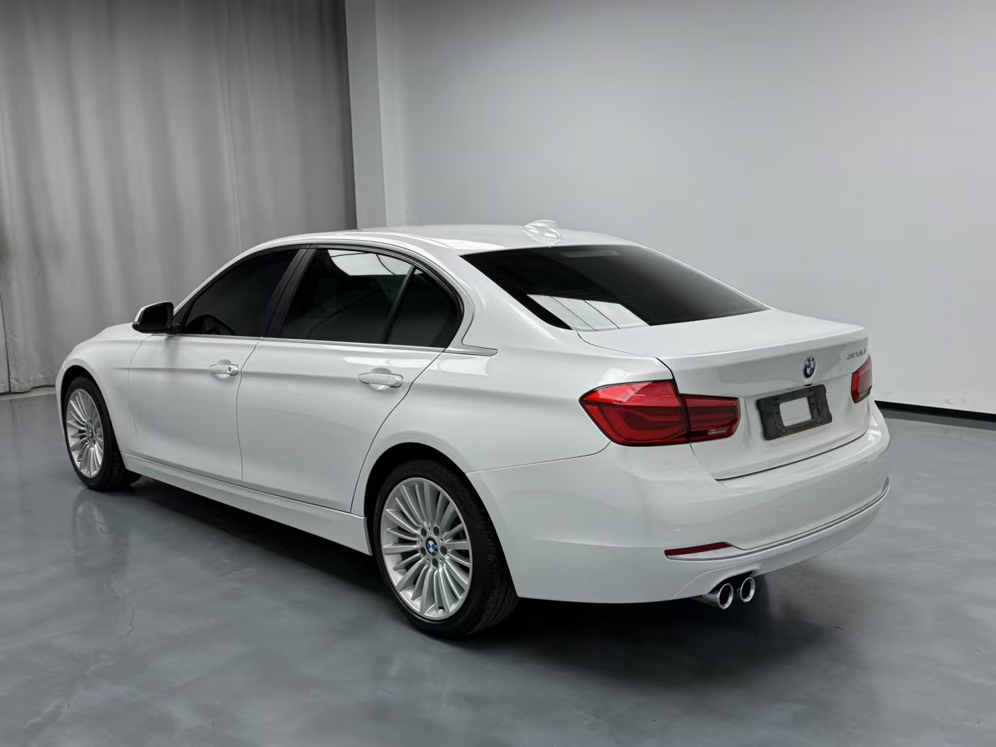 BMW 3 Series 2018 #11 BMW 3 Series 2018 car image #11