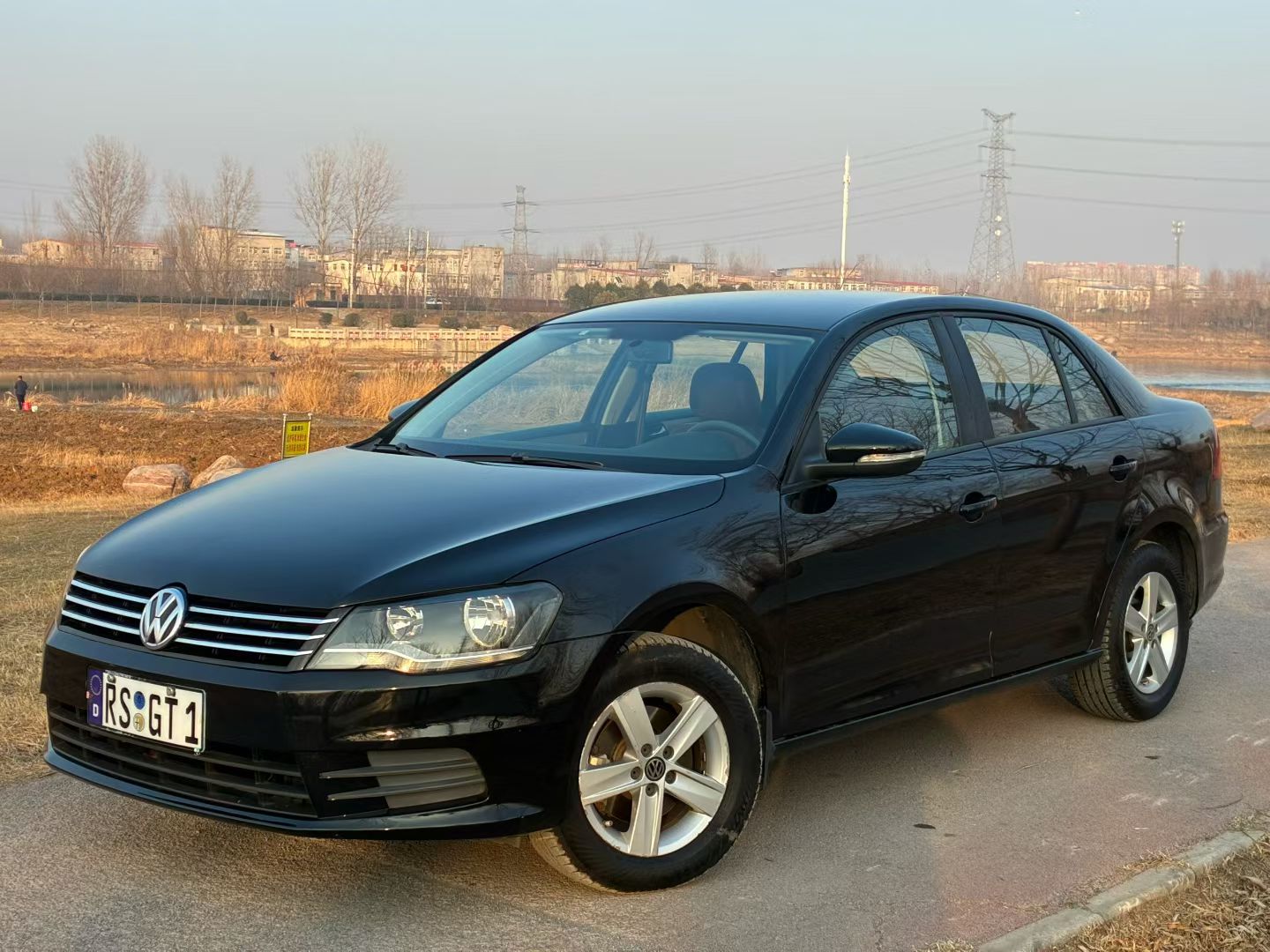 Volkswagen Bora 2013 car image 