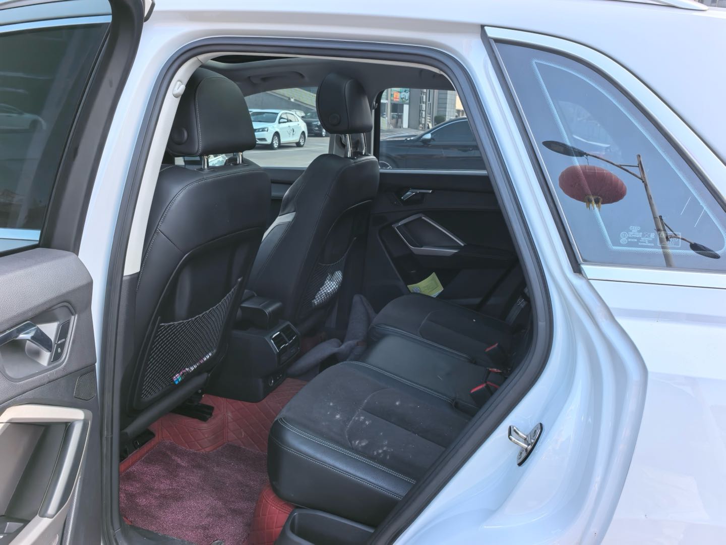 Audi Q3 2019 car image #7