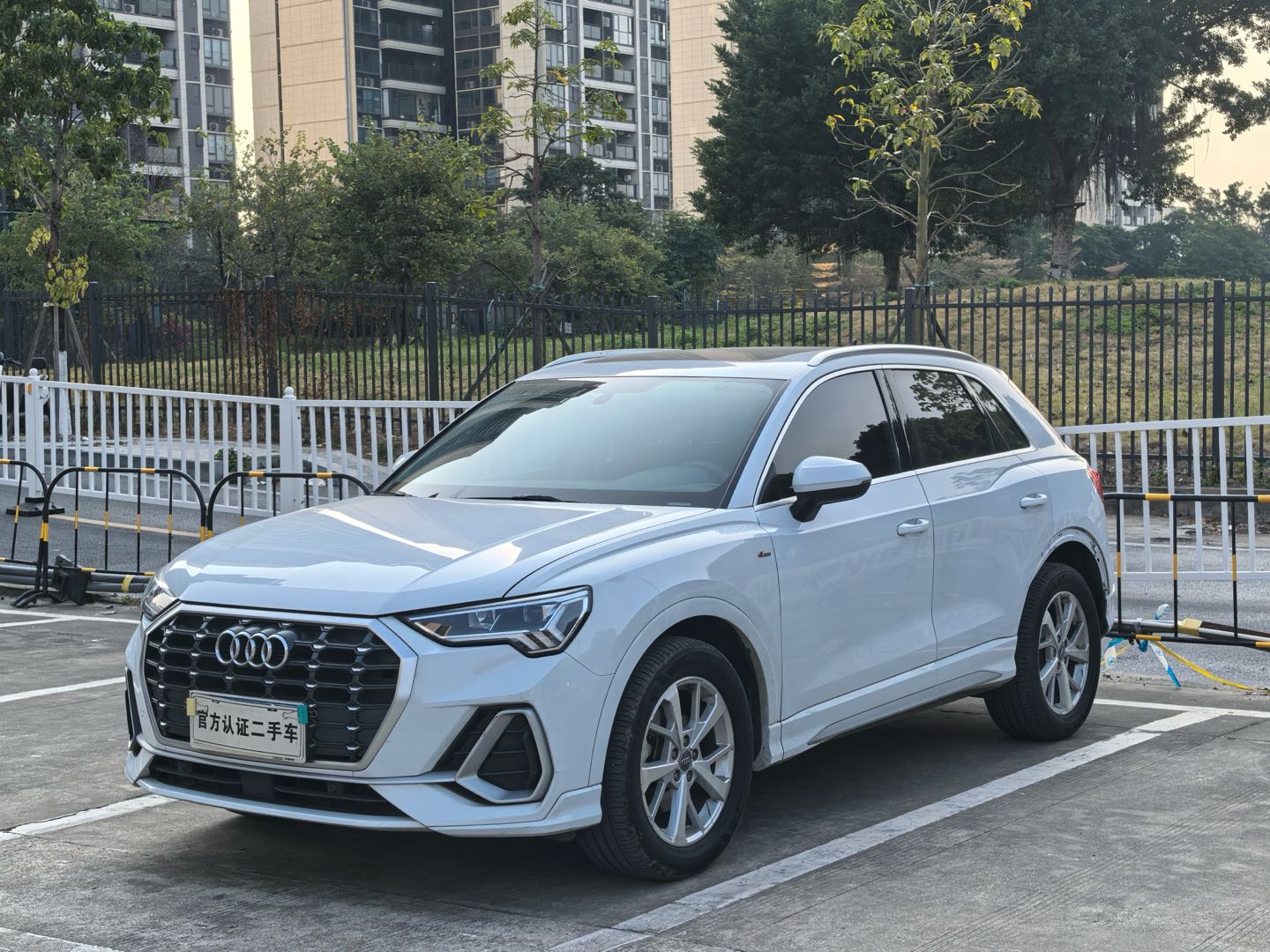 Audi Q3 2019 car image #2