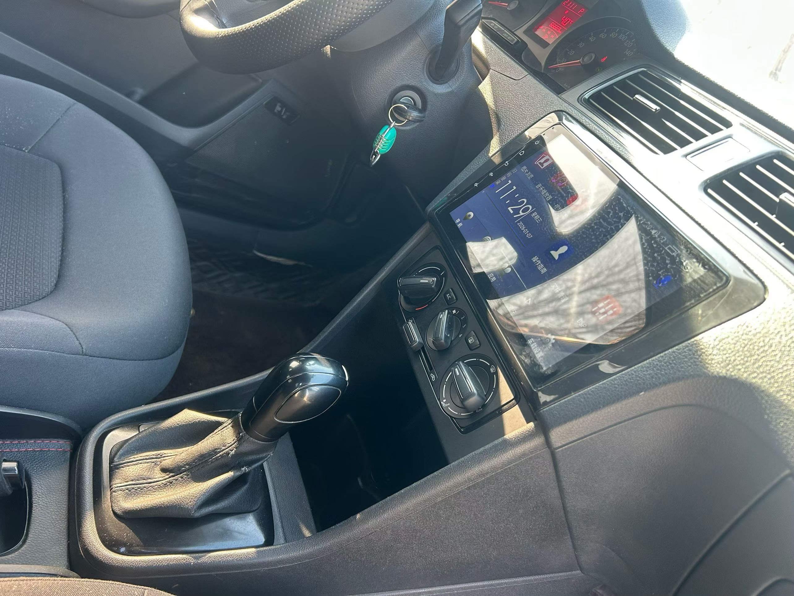 Volkswagen Santana 2015 car image #10