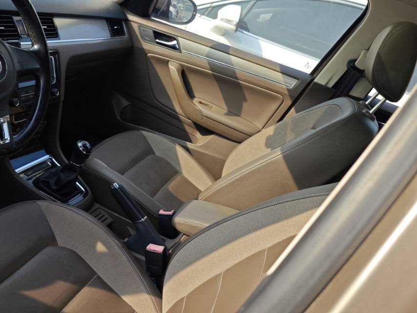 Volkswagen Bora 2015 car image #4
