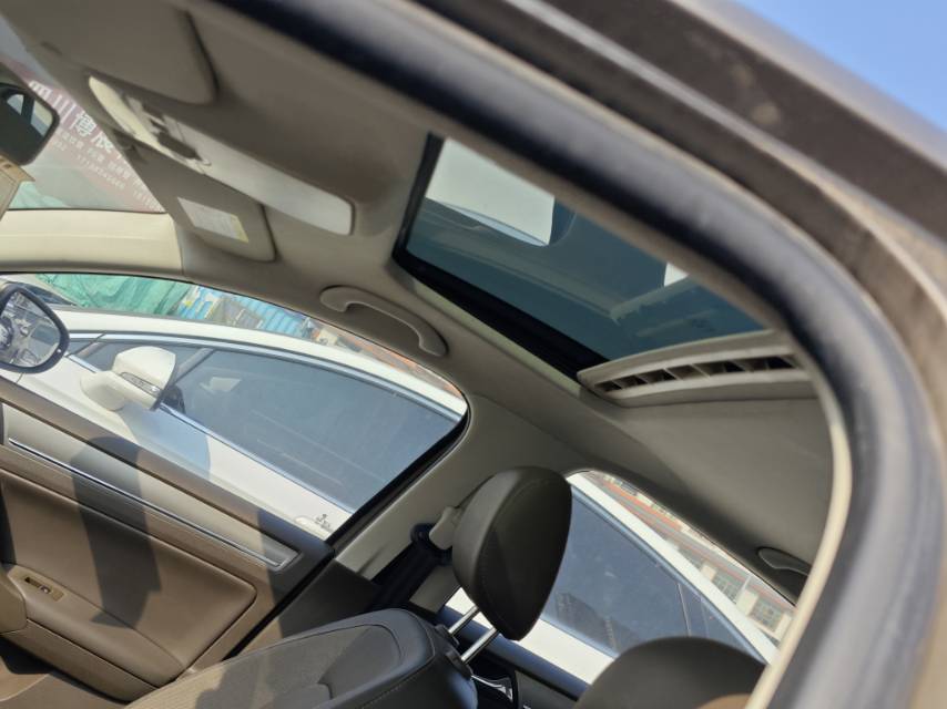 Volkswagen Bora 2015 car image #5