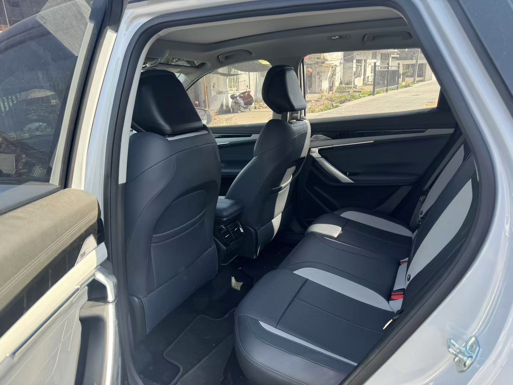 GEELY Boyue L 2024 car image #4