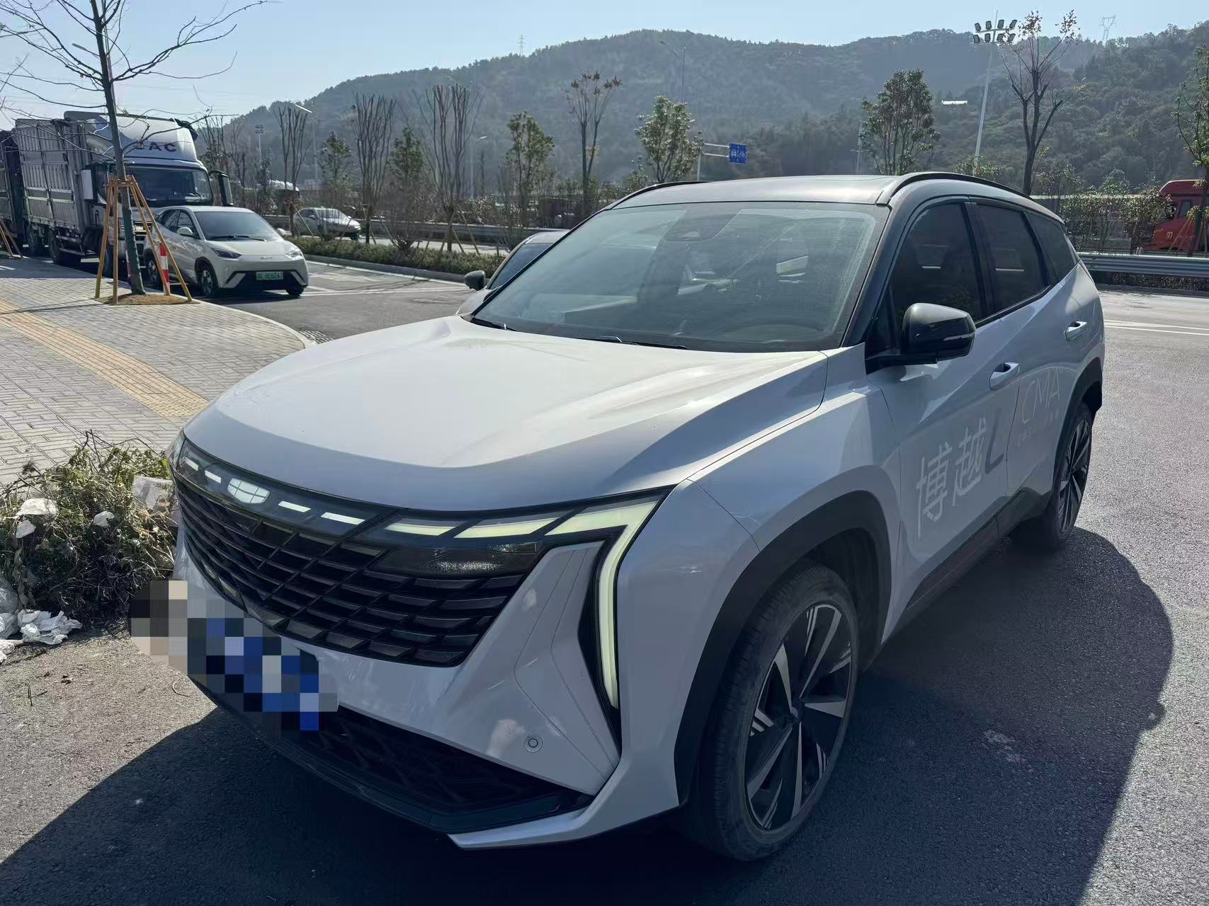GEELY Boyue L 2024 car image #2