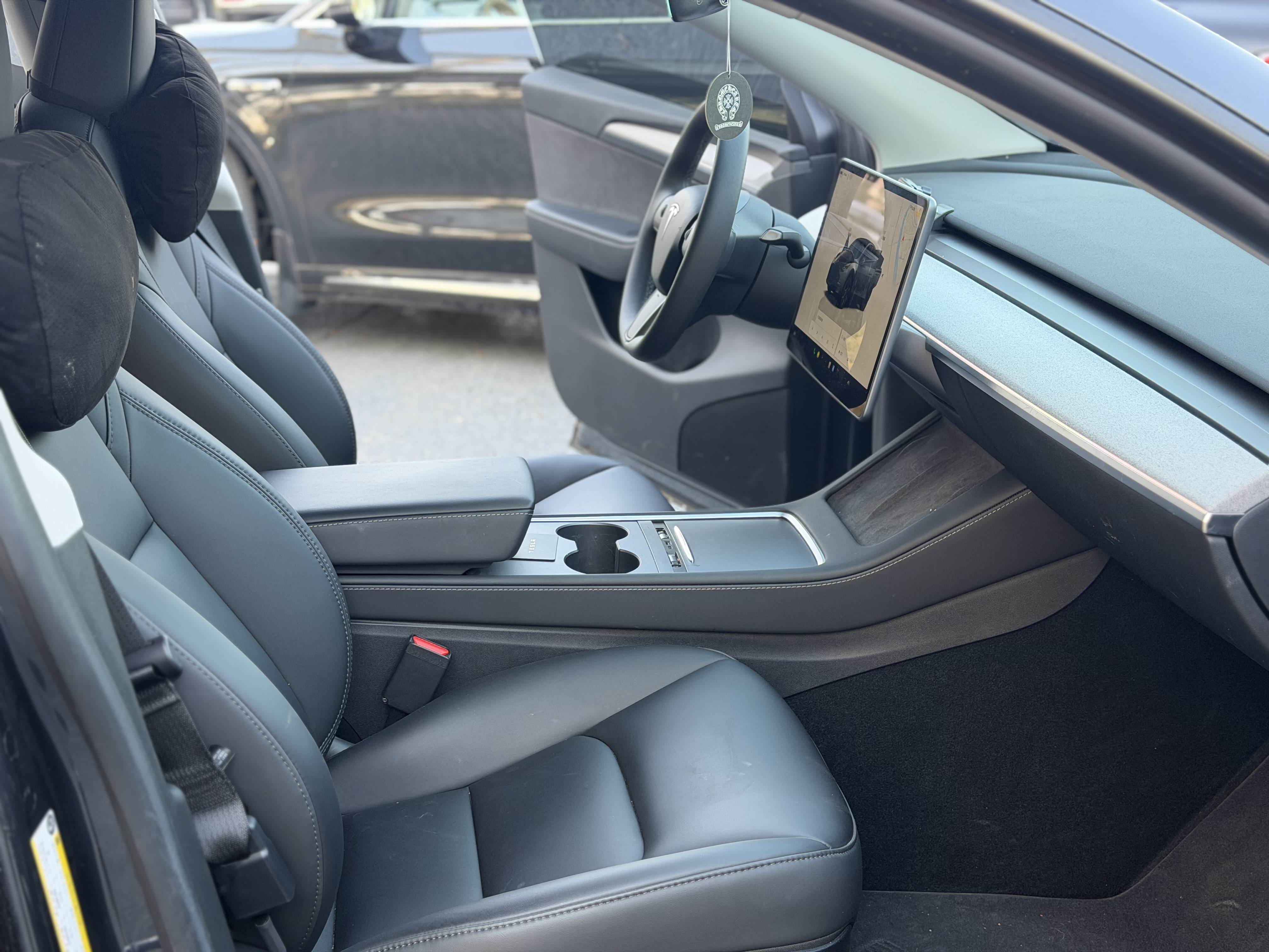 Tesla Model Y 2024 immagine di auto #5