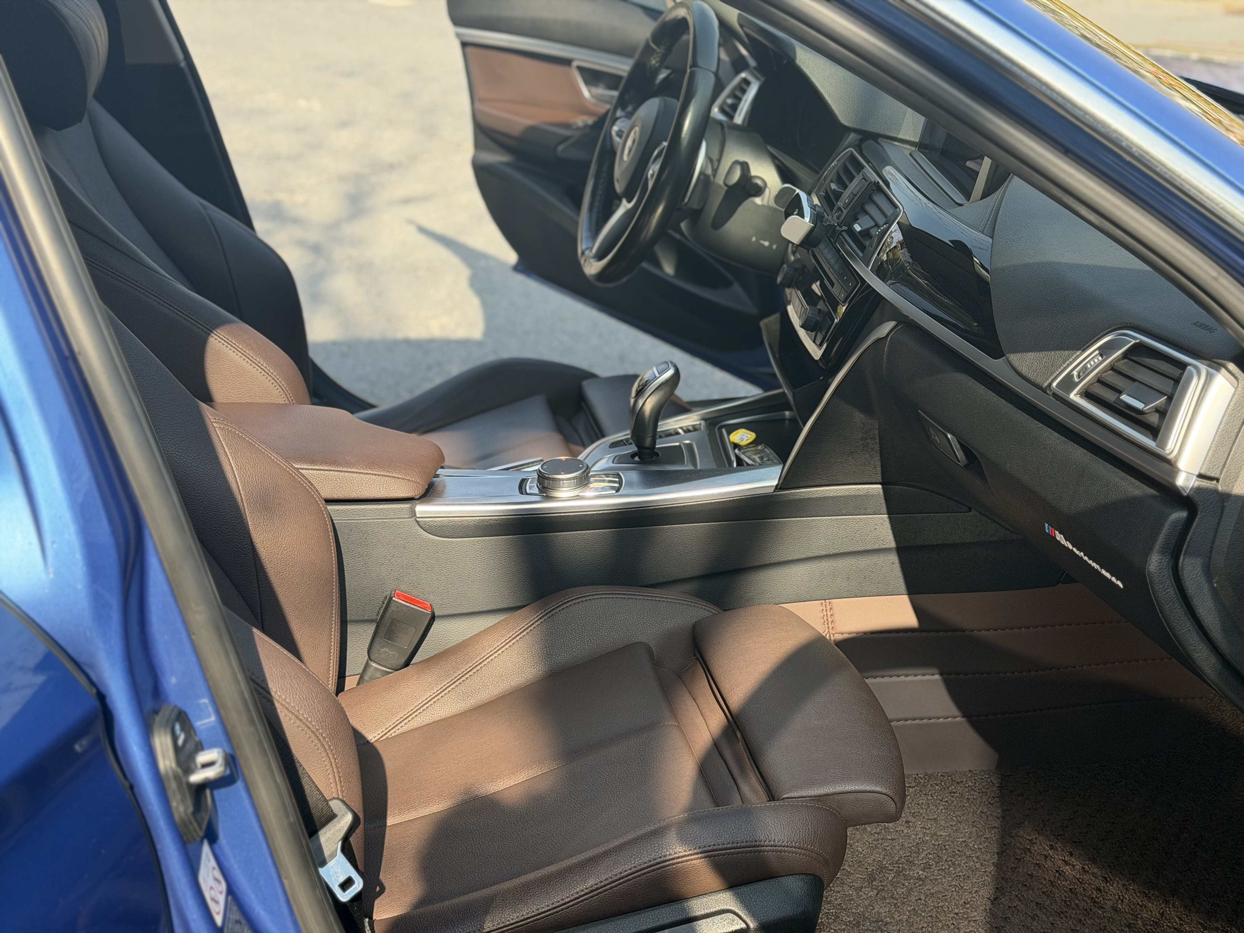 BMW 3 Series 2019 car image #6