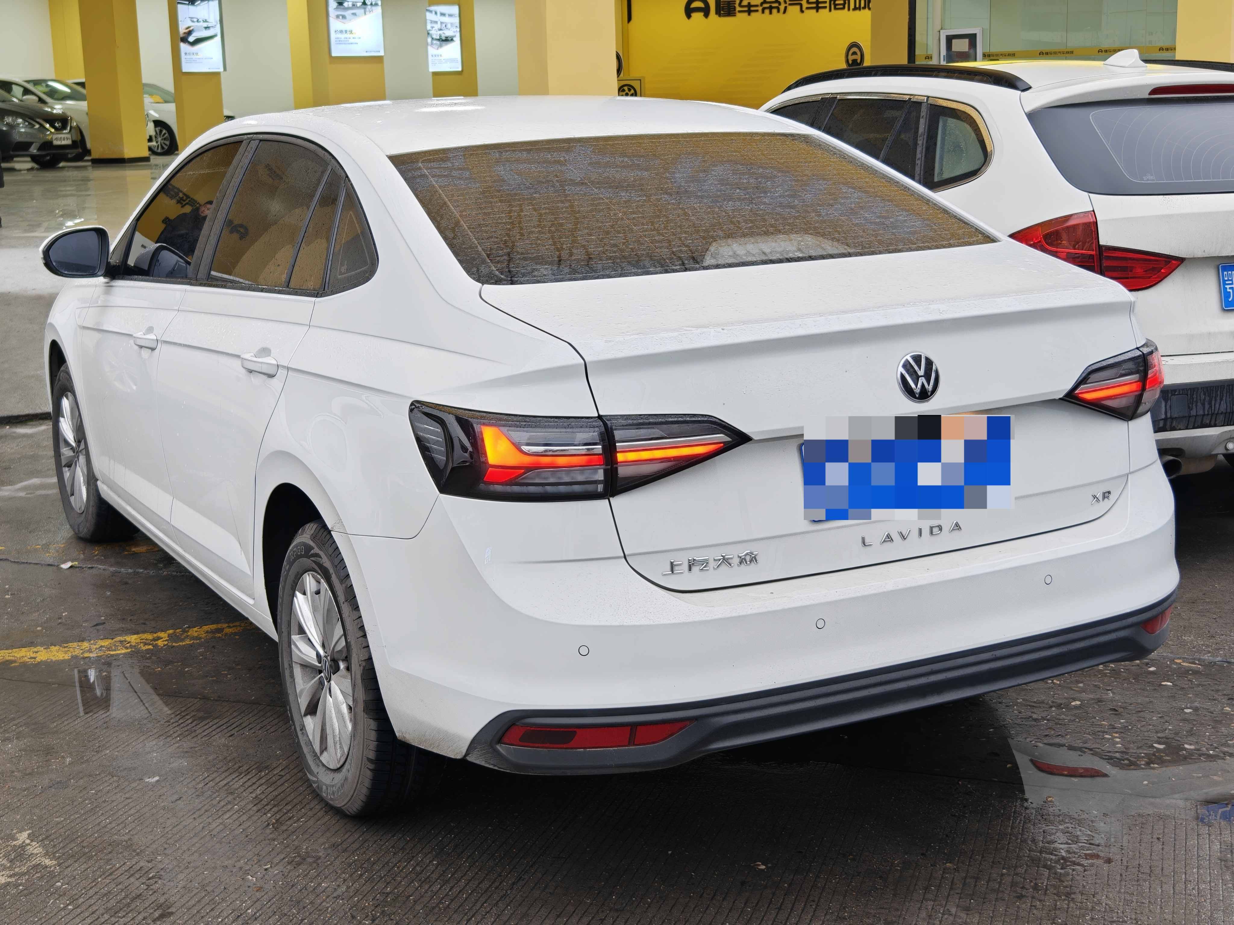 Volkswagen Lavida 2025 car image #12