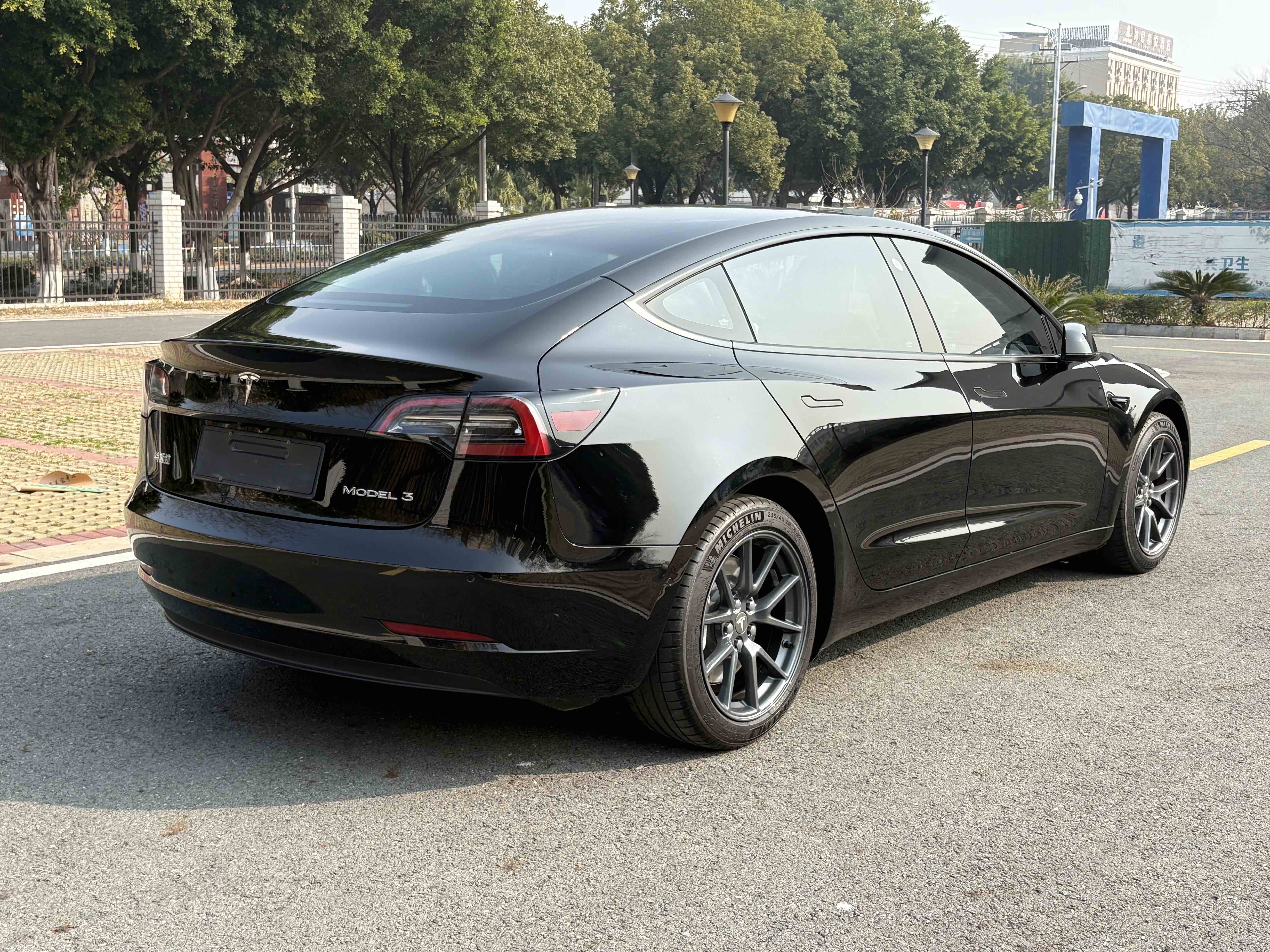 Tesla Model 3 2021 car image #9