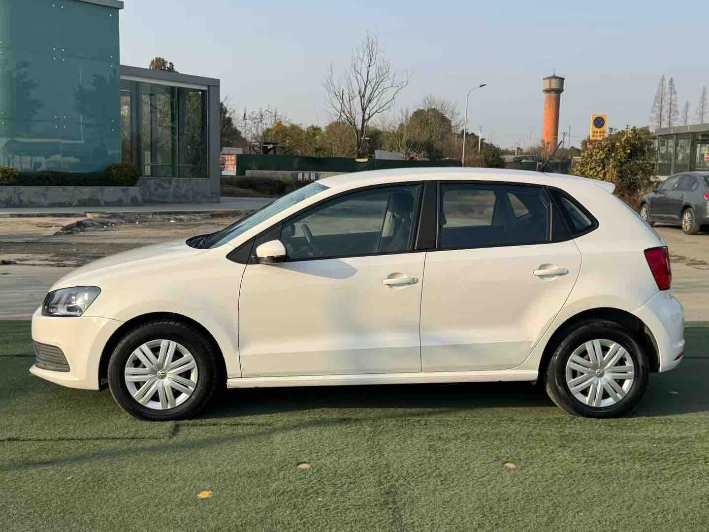 Volkswagen Polo 2018 car image #8