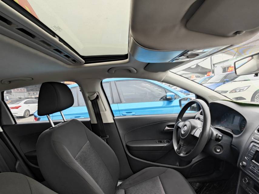 Volkswagen Polo 2012 #6 Volkswagen Polo 2012 car image #6