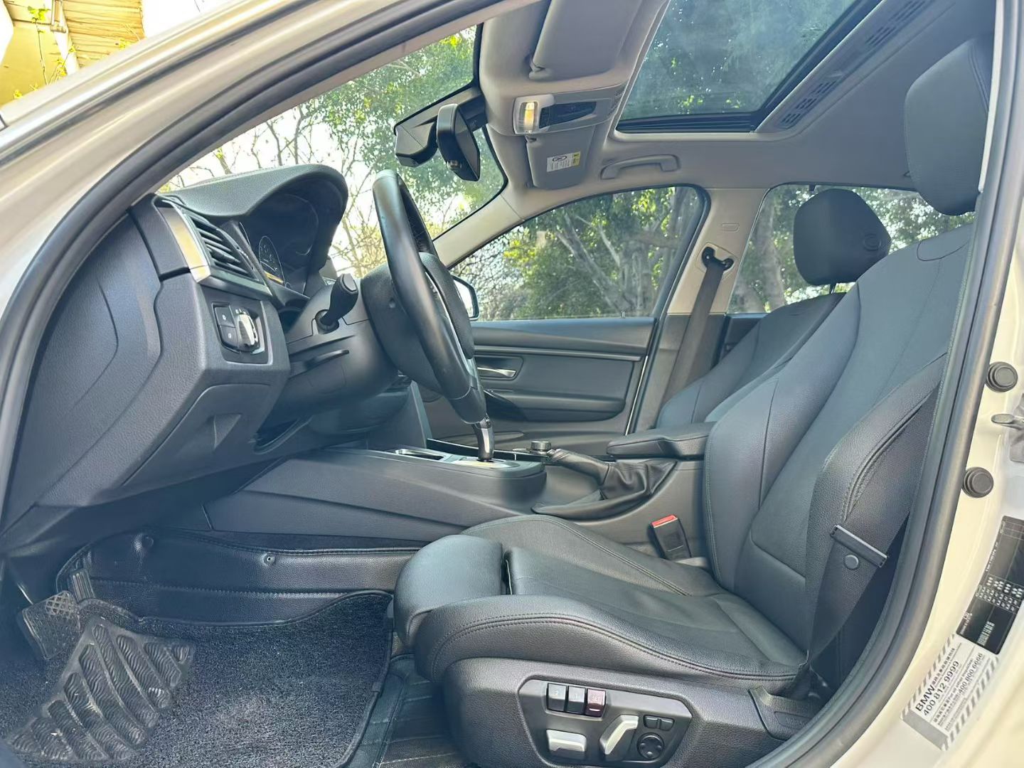 BMW 3 Series 2018 car image #6