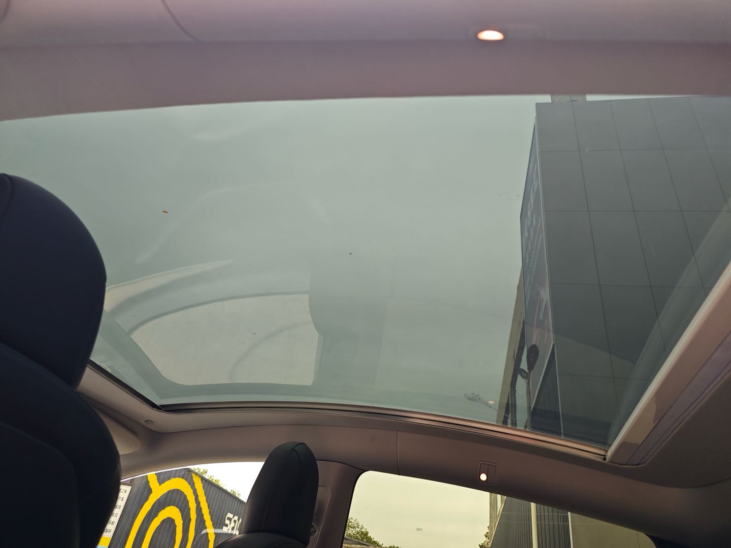 Tesla Model Y 2021 #8 Tesla Model Y 2021 car image #8