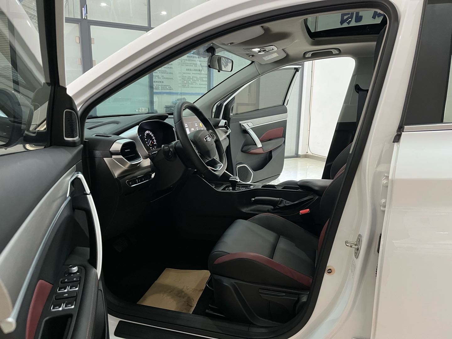 GEELY Coolray 2022 #10 GEELY Coolray 2022 car image #10