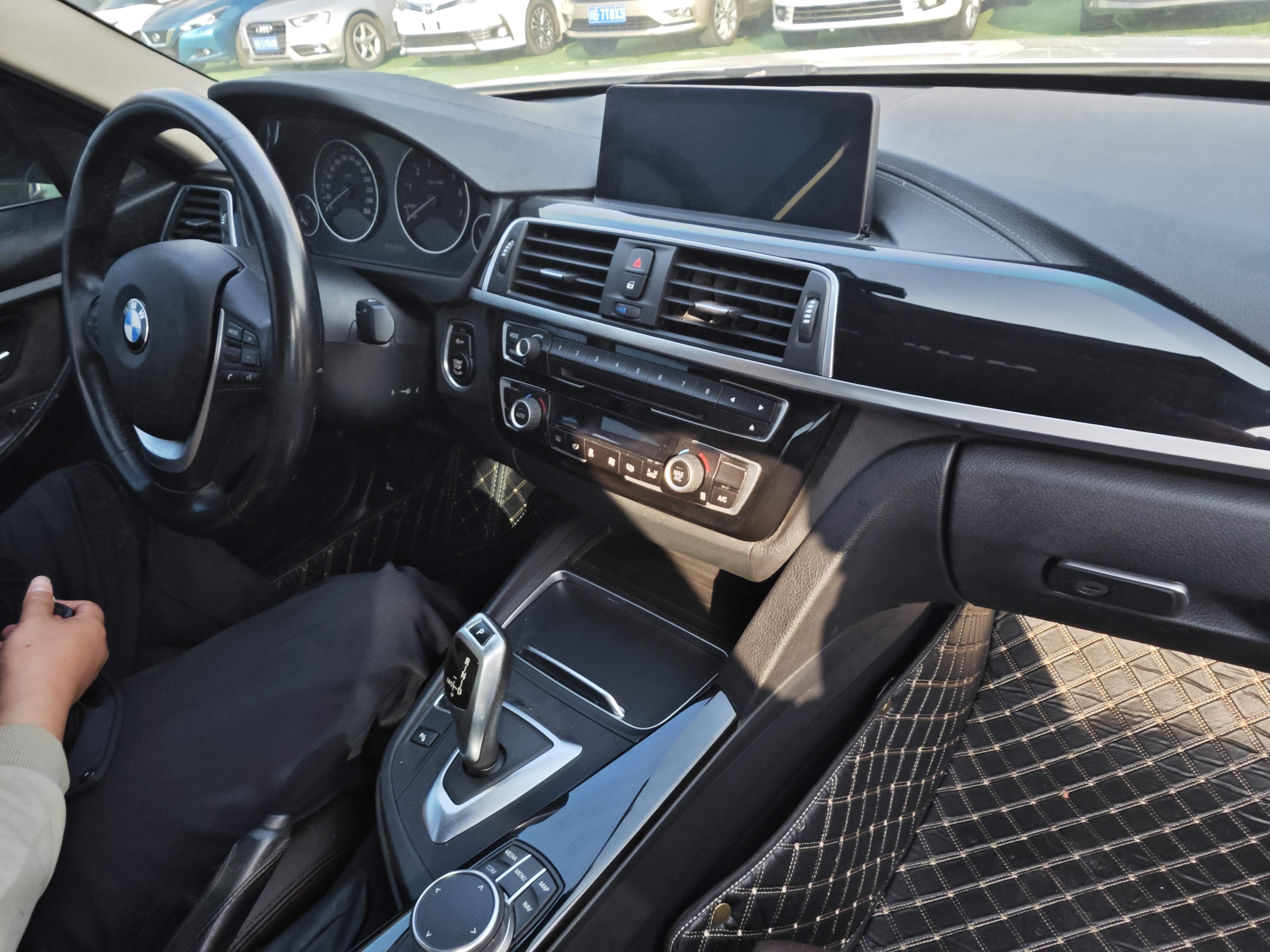 BMW 3 Series 2018 #6 BMW 3 Series 2018 car image #6