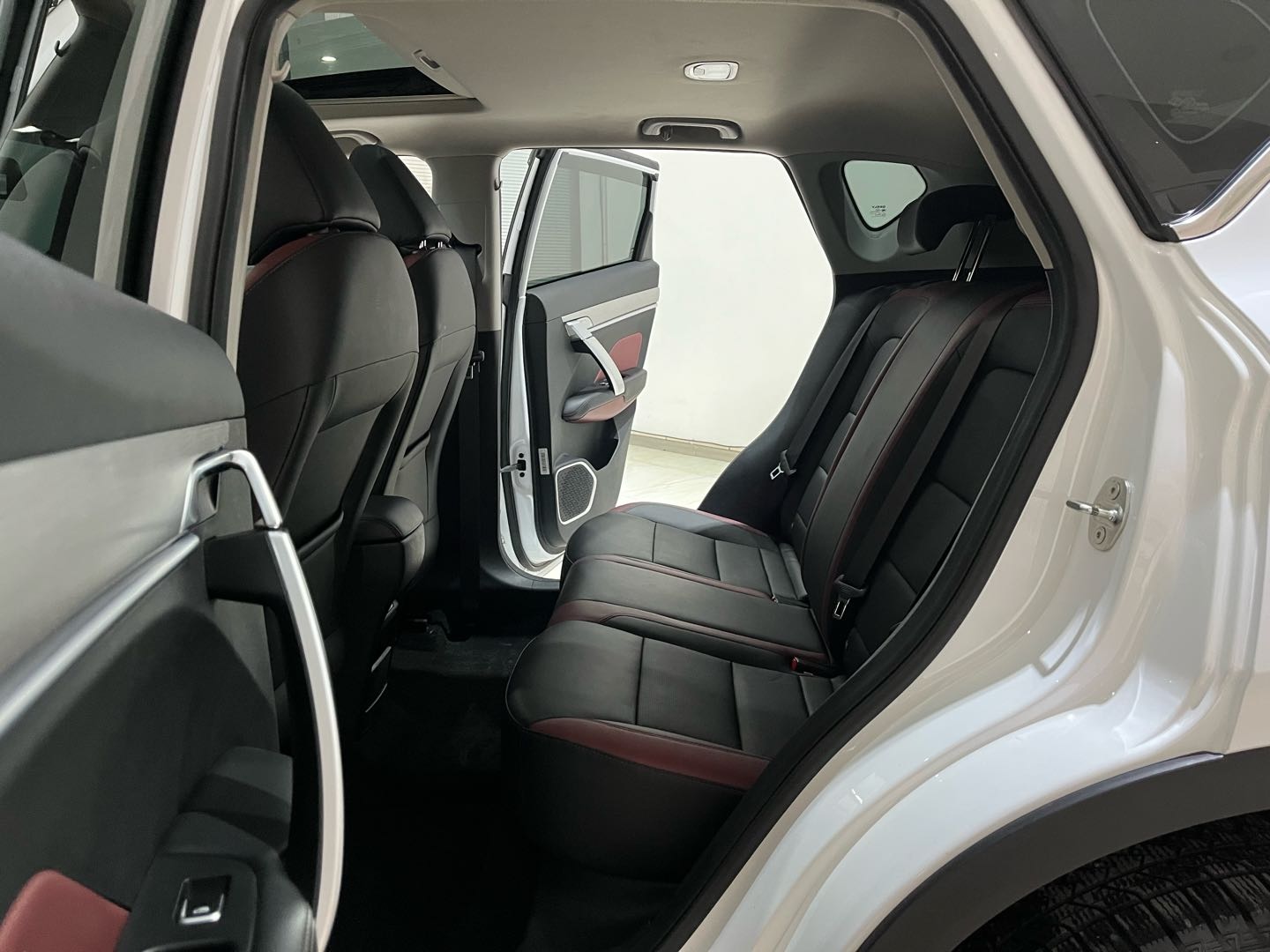 GEELY Coolray 2023 car image #11