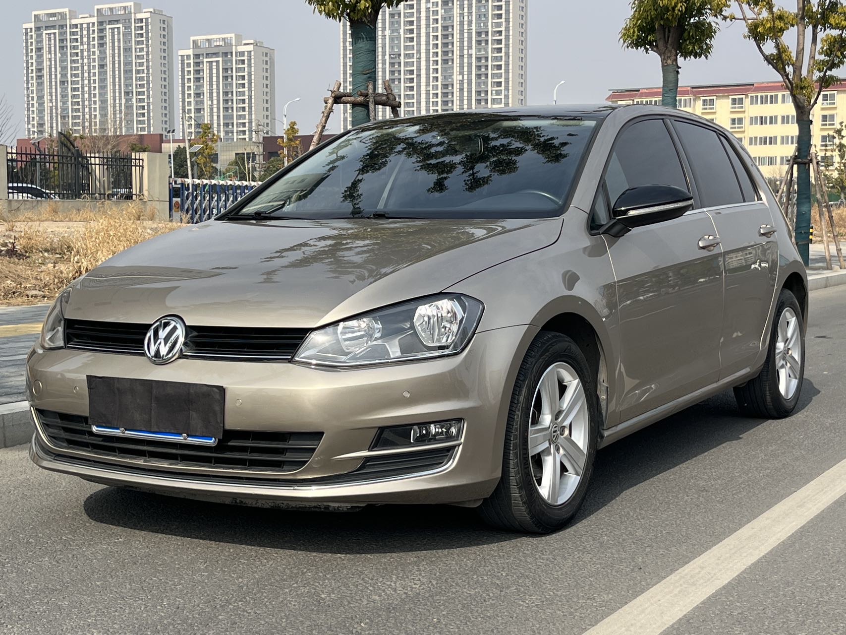 Volkswagen Golf 2017 car image #2