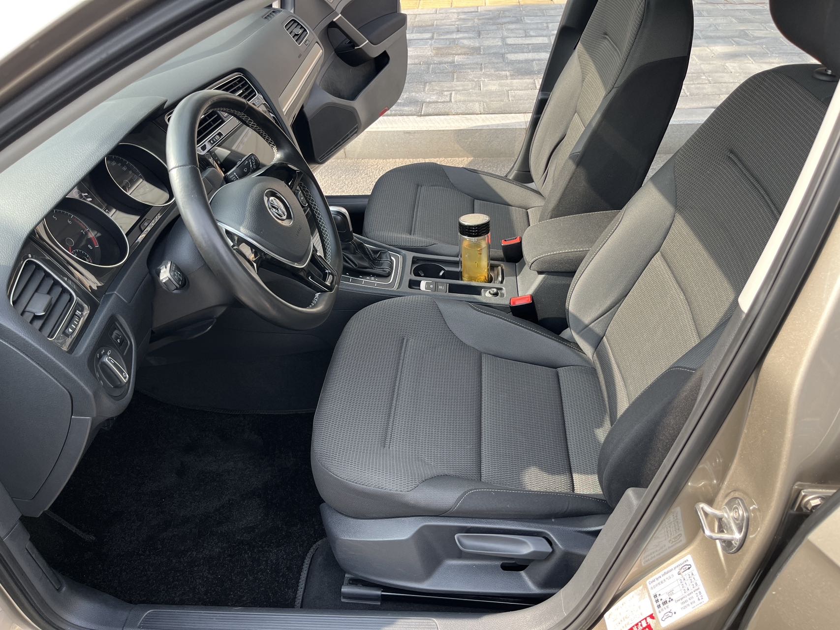 Volkswagen Golf 2017 car image #10