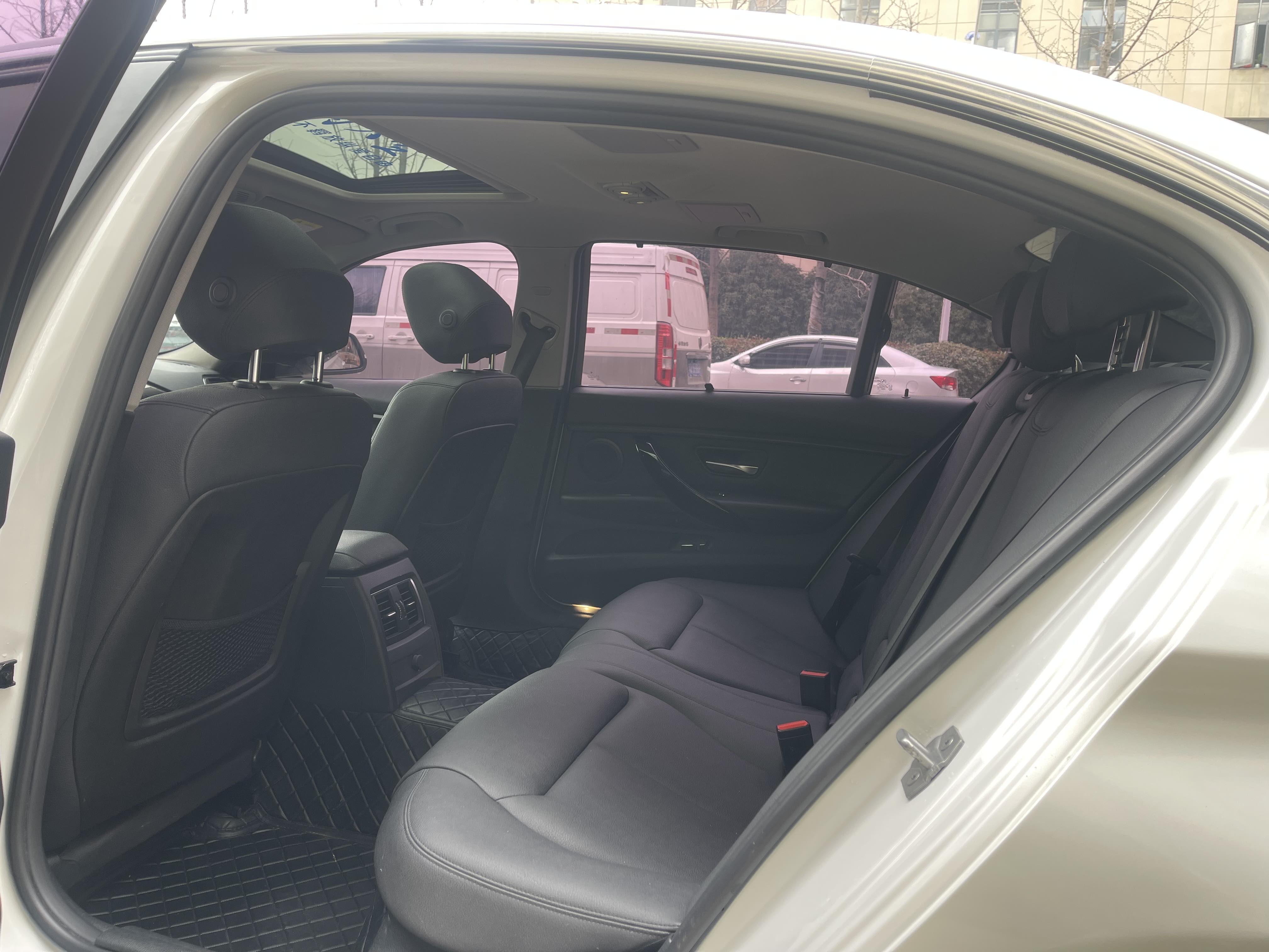 BMW 3 Series 2017 #8 BMW 3 Series 2017 car image #8