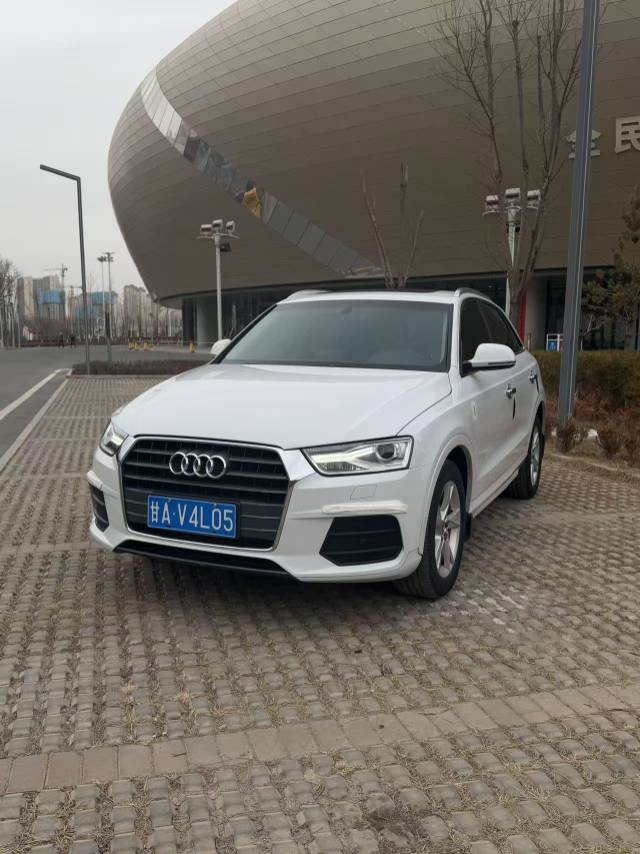 Audi Q3 2017 car image #2